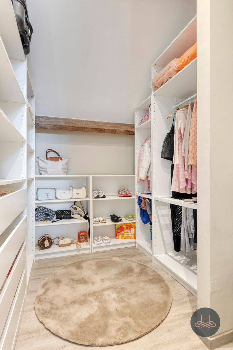 Gerenoveerde, unieke grote woning met ingerichte tuin foto 18