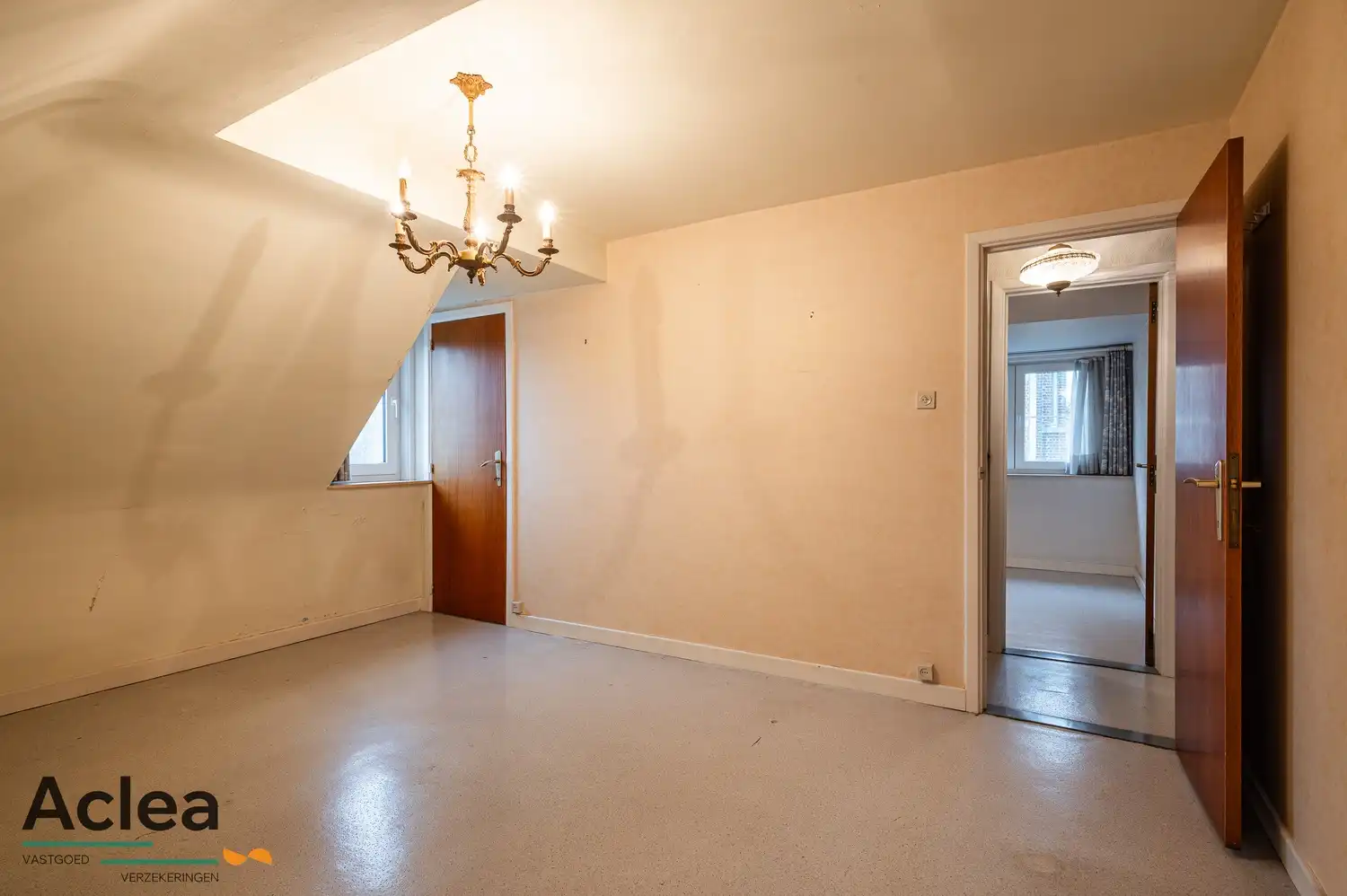 Karaktervolle vrijstaande woning op een goede locatie in Kaprijke foto 27