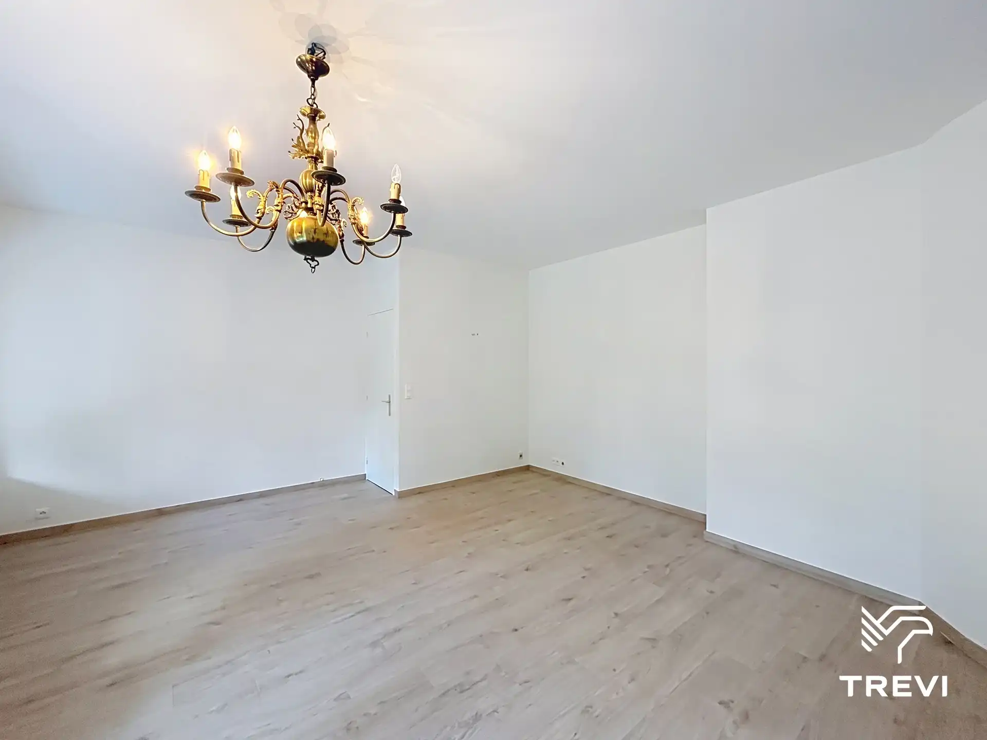 WATERMAAL-BOSVOORDE – Schitterend opgefrist 1-slpk + terras! foto 3