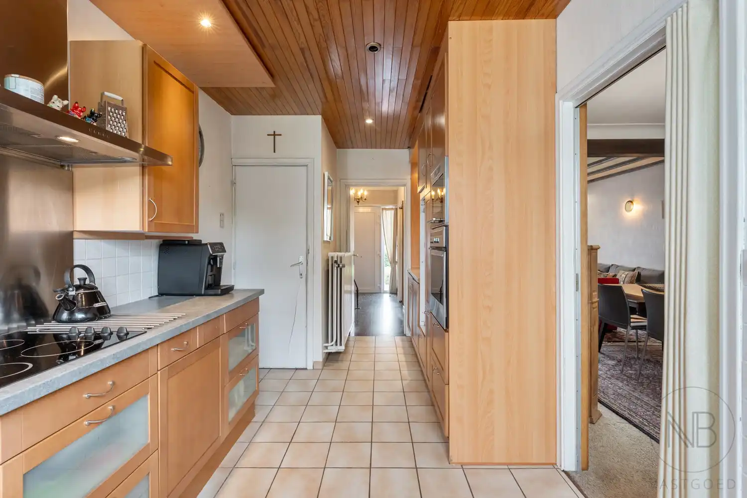 Rustig gelegen halfopen woning met 5 kamers in het centrum van Genk foto 11