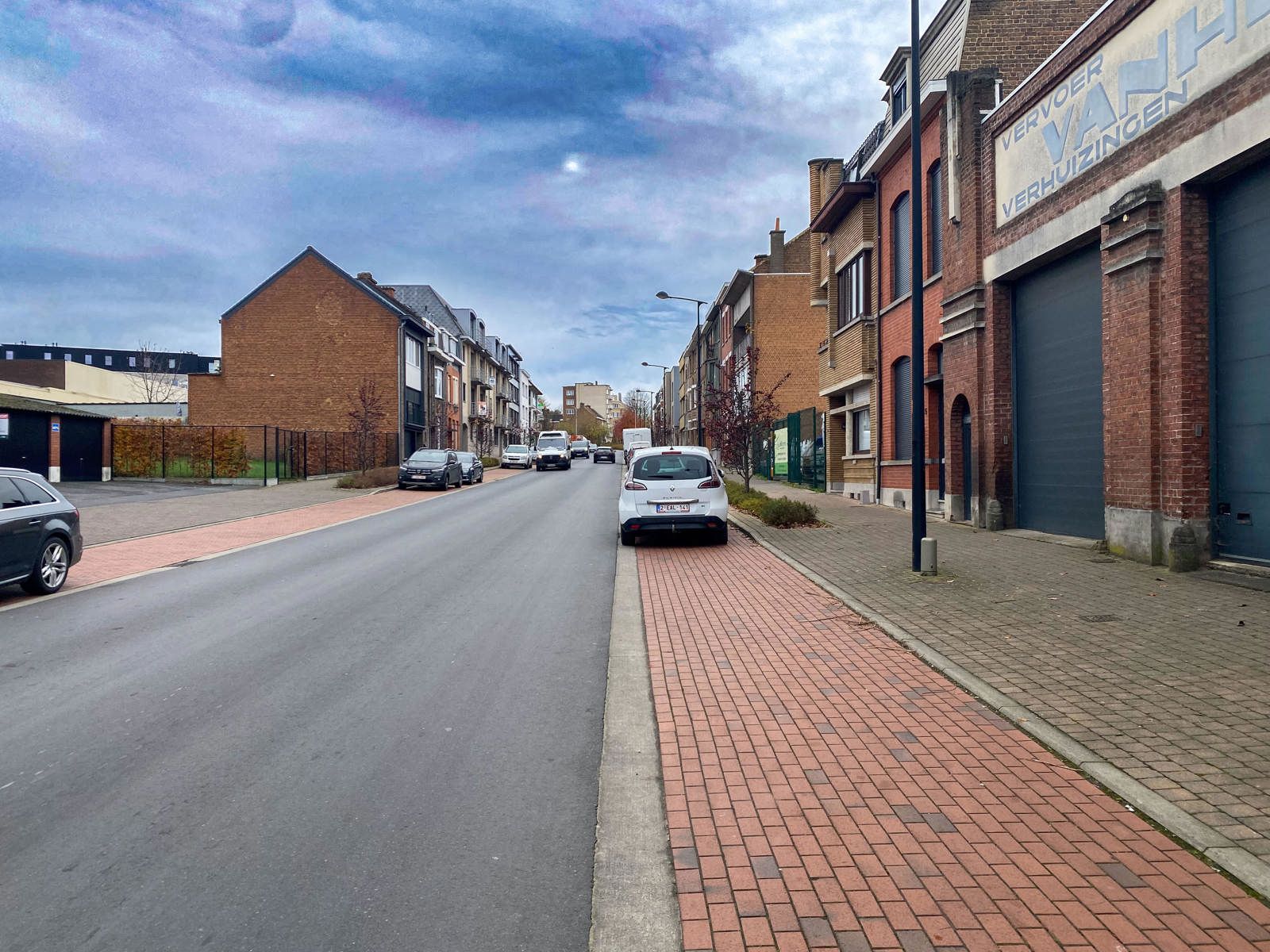 Veelzijdig handelspand nabij het stadscentrum! foto 6