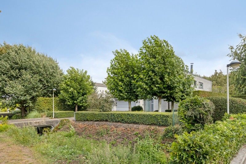 Exclusieve villa met zwembad in rustige wijk nabij het centrum van Beveren foto 3