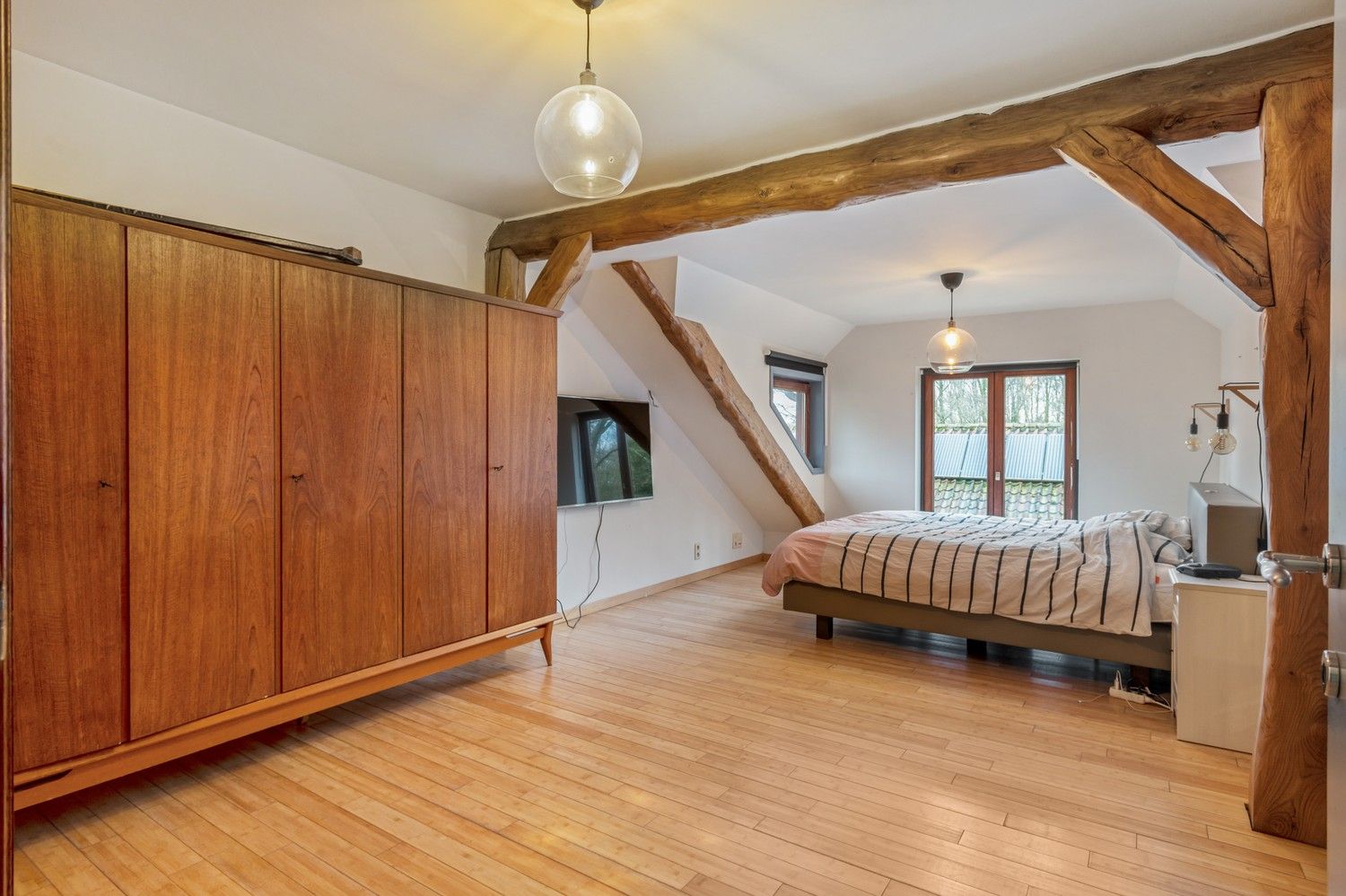 Charmante hoeve met 4 slaapkamers op een riant perceel! foto 24