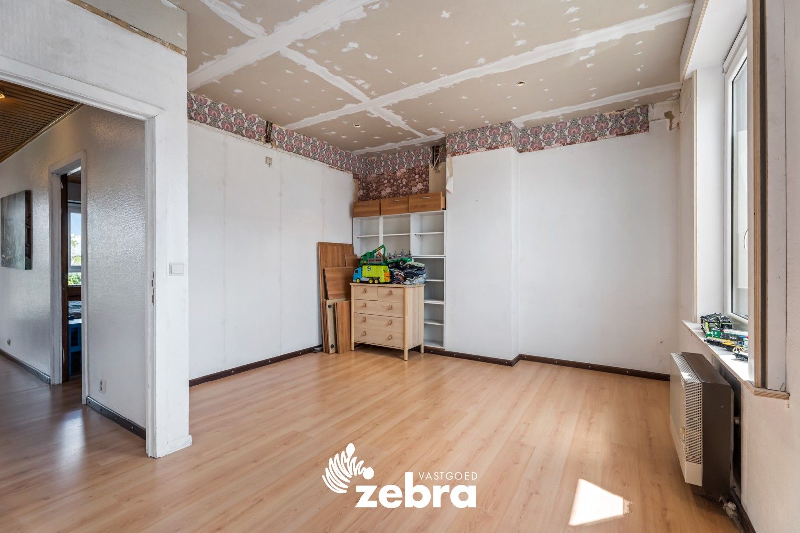 Instapklare woning met grote garage en 3 volwaardige slaapkamers! foto 13