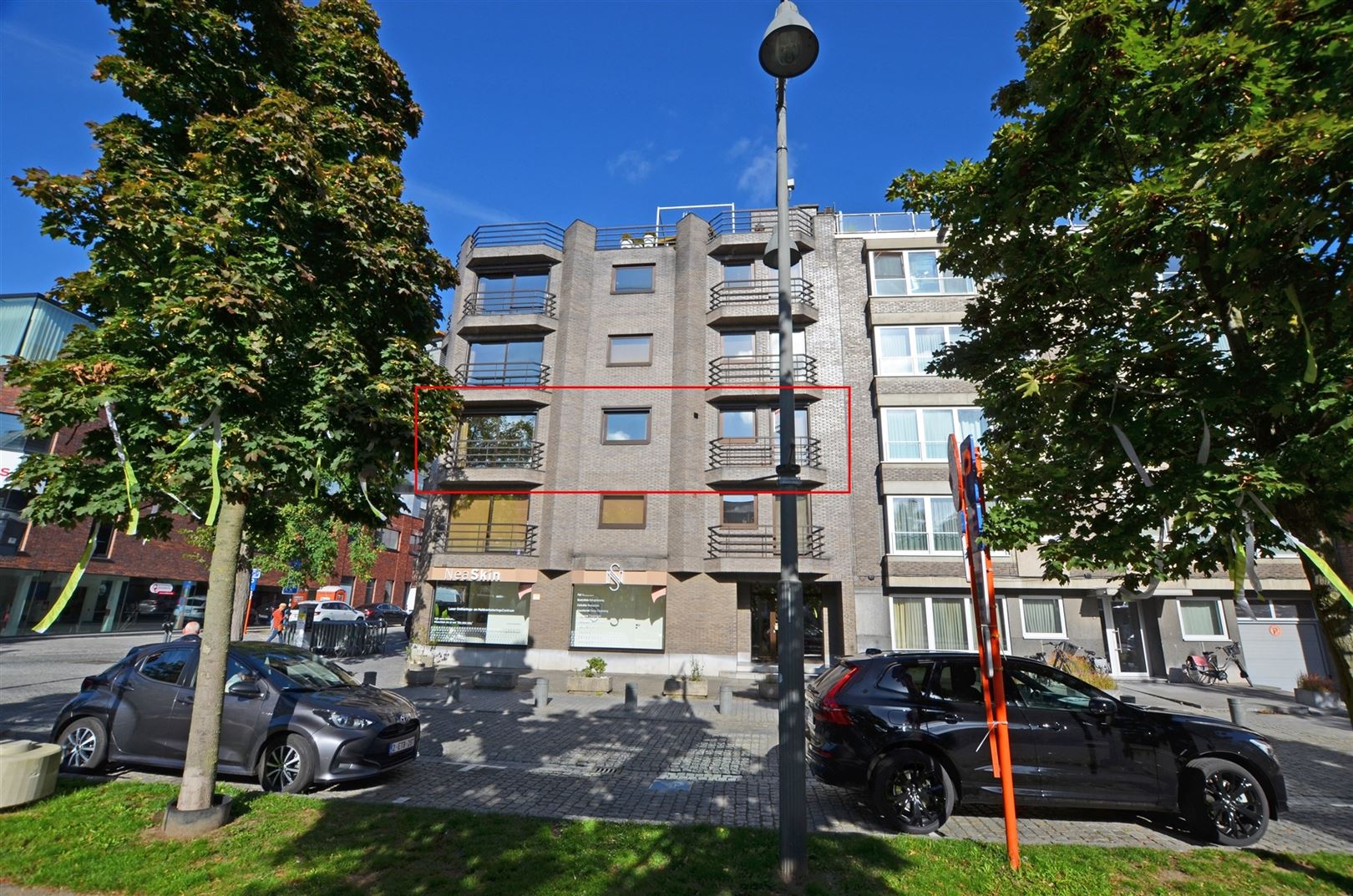 Ruim op te frissen appartement met zicht op de Groene Boulevard foto 2