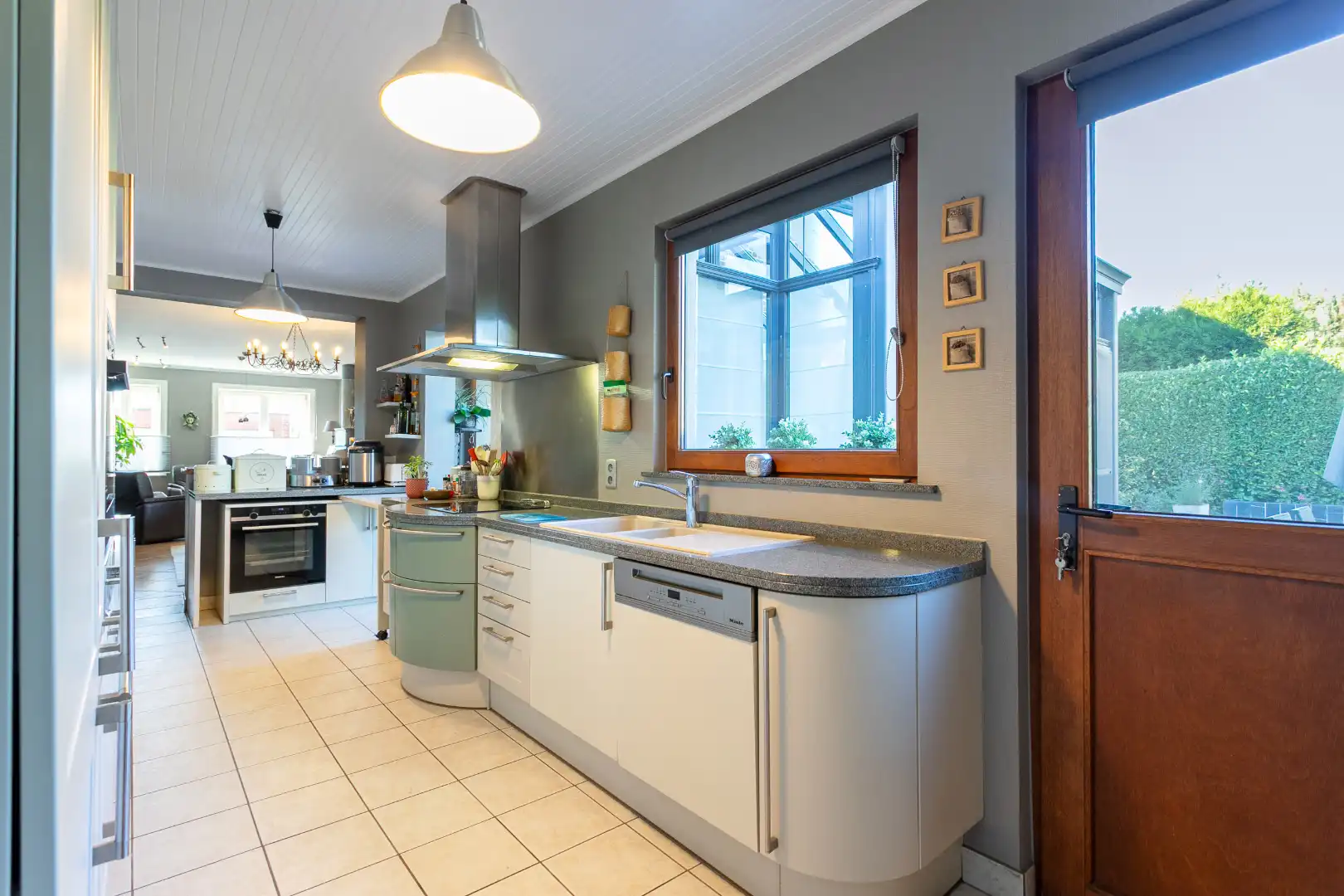 Instapklare driegevelwoning met 4 slpk te Lembeek foto 11