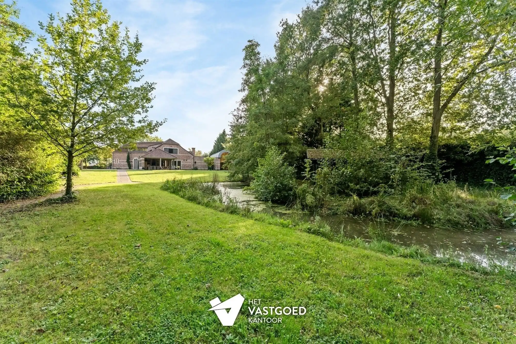 PRACHTIGE AUTHENTIEKE VILLA (585M²) MET BINNENZWEMBAD EN ZWEMVIJVER OP EEN PERCEEL VAN 48A75 TE KERMT foto 35