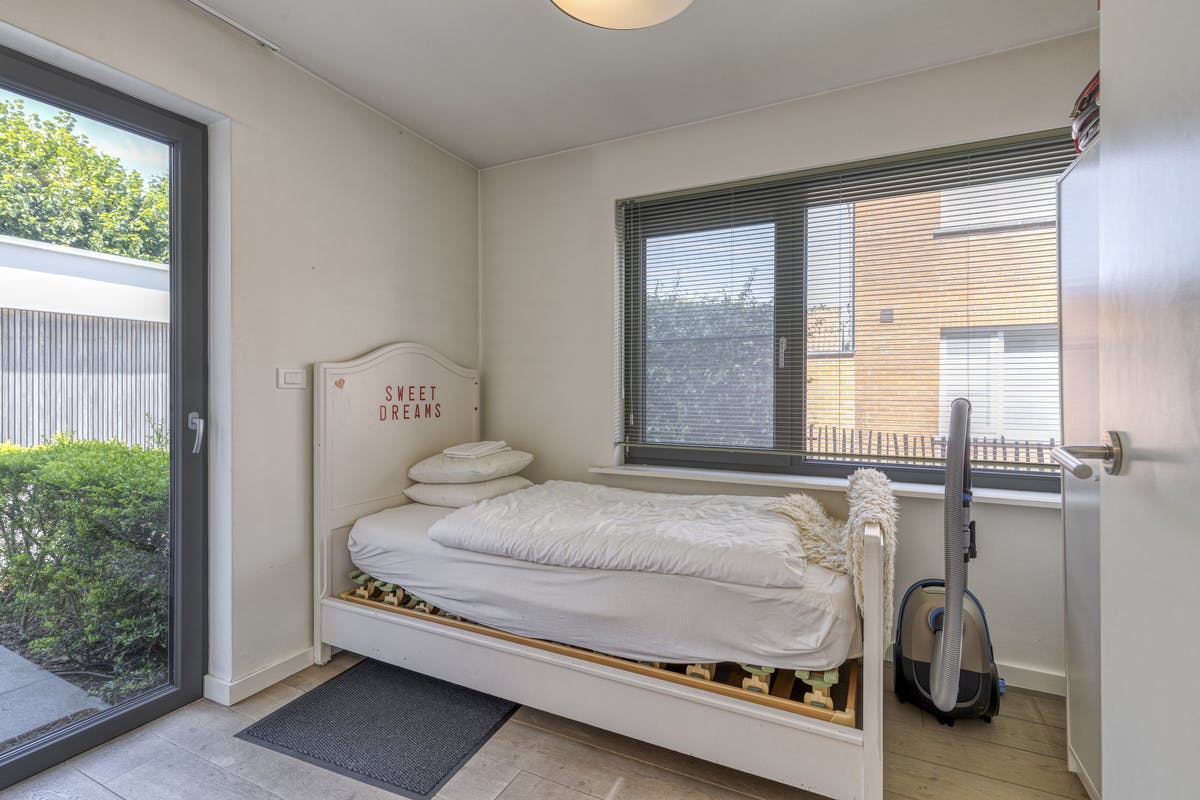 Uniek pand met appartement en 3 studentenkamers in Sint-Michiels foto 8