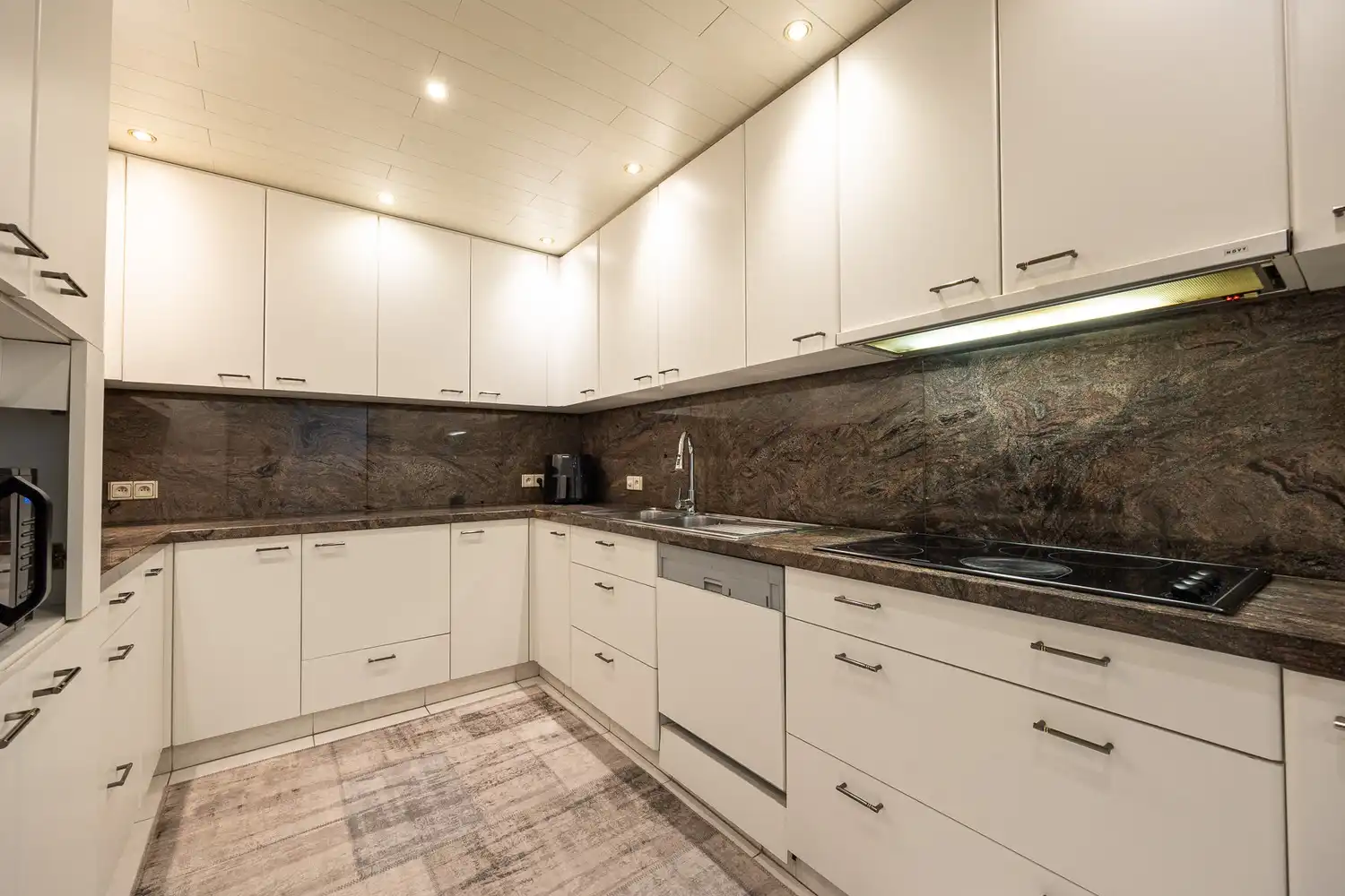 Royaal wonen in Borsbeek - 185 m² appartement met zonnig terras foto 8