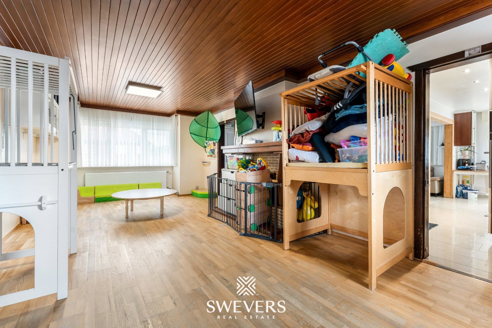 Unieke kans in Beverlo: ruime woning met loods, 5 slaapkamers en 2 badkamers foto 8