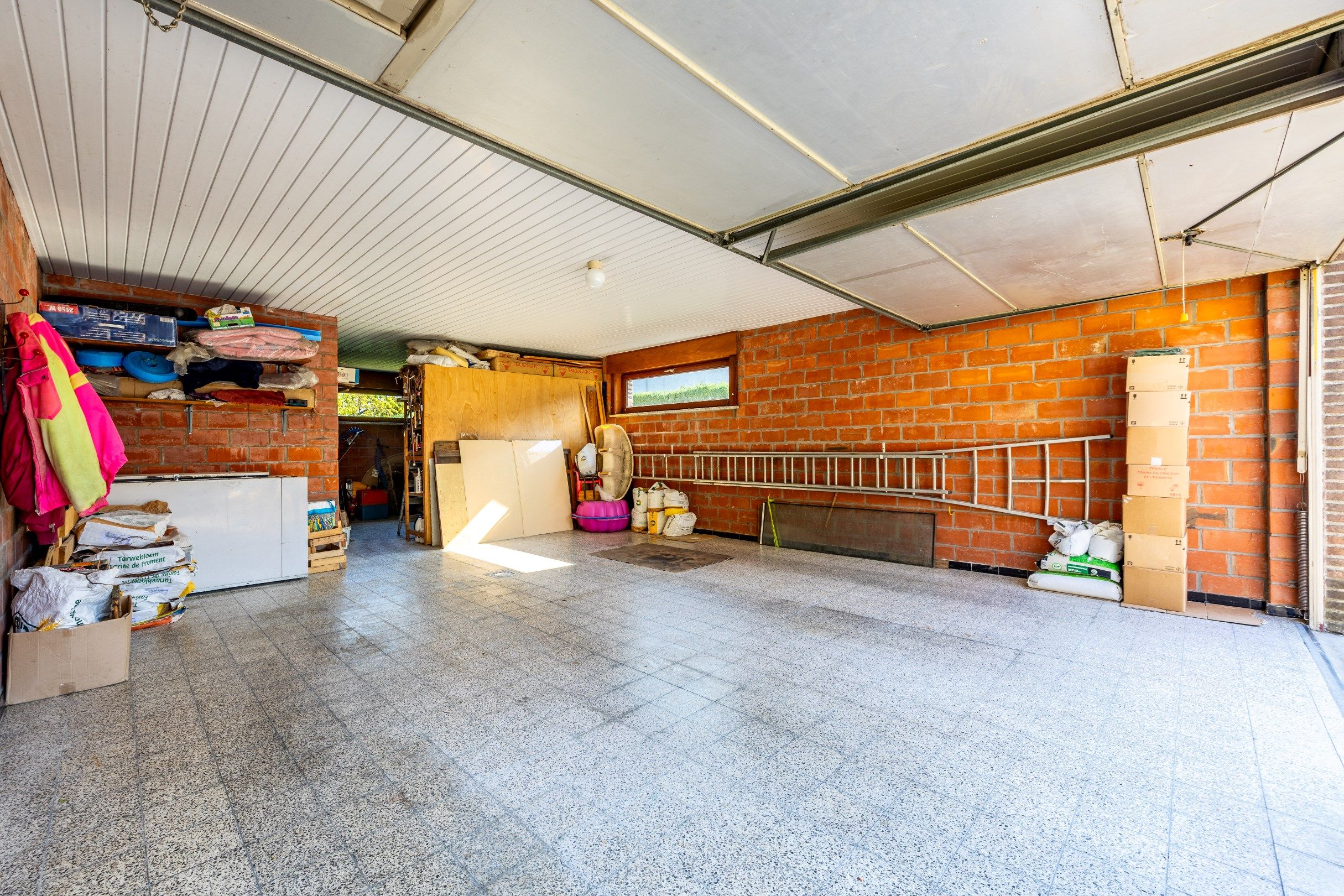 POLYVALENTE EIGENDOM OP 978 M² foto 29