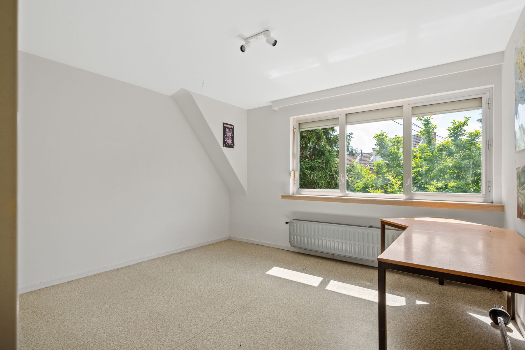 Uniek hoeve omgeven door privacy en rust foto 9