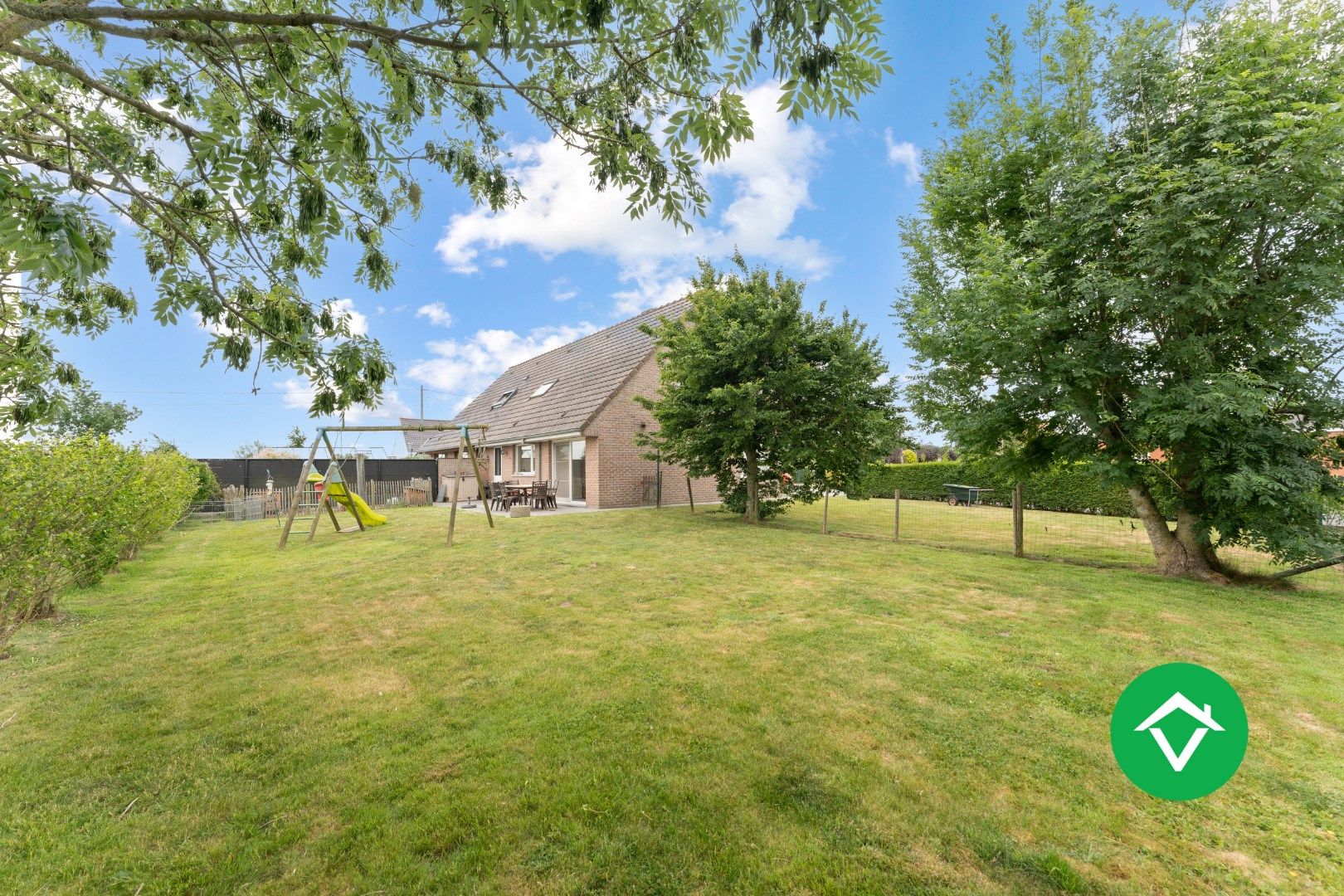 Instapklare woning met 3 slaapkamers en groene tuin te Koekelare foto 26