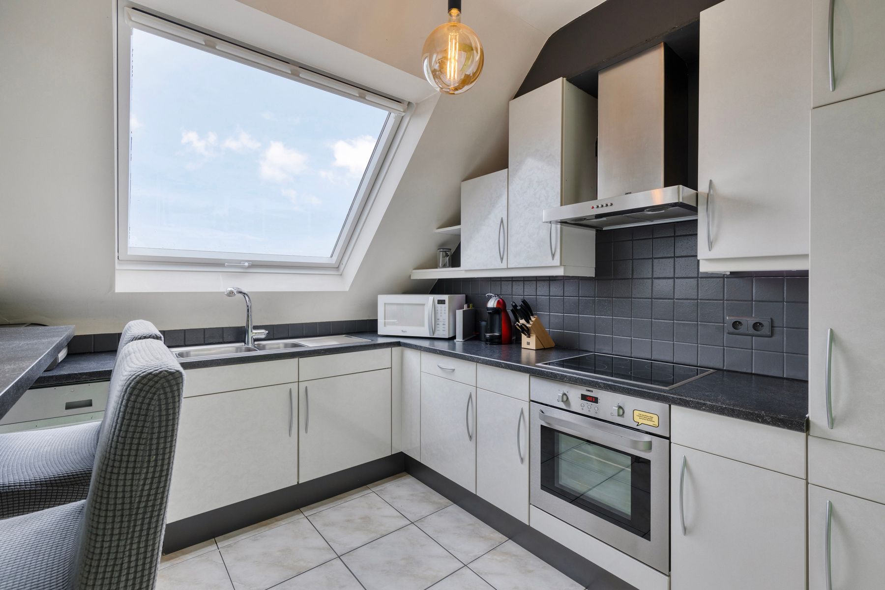 Ruim appartement met 3 slaapkamers! foto 8