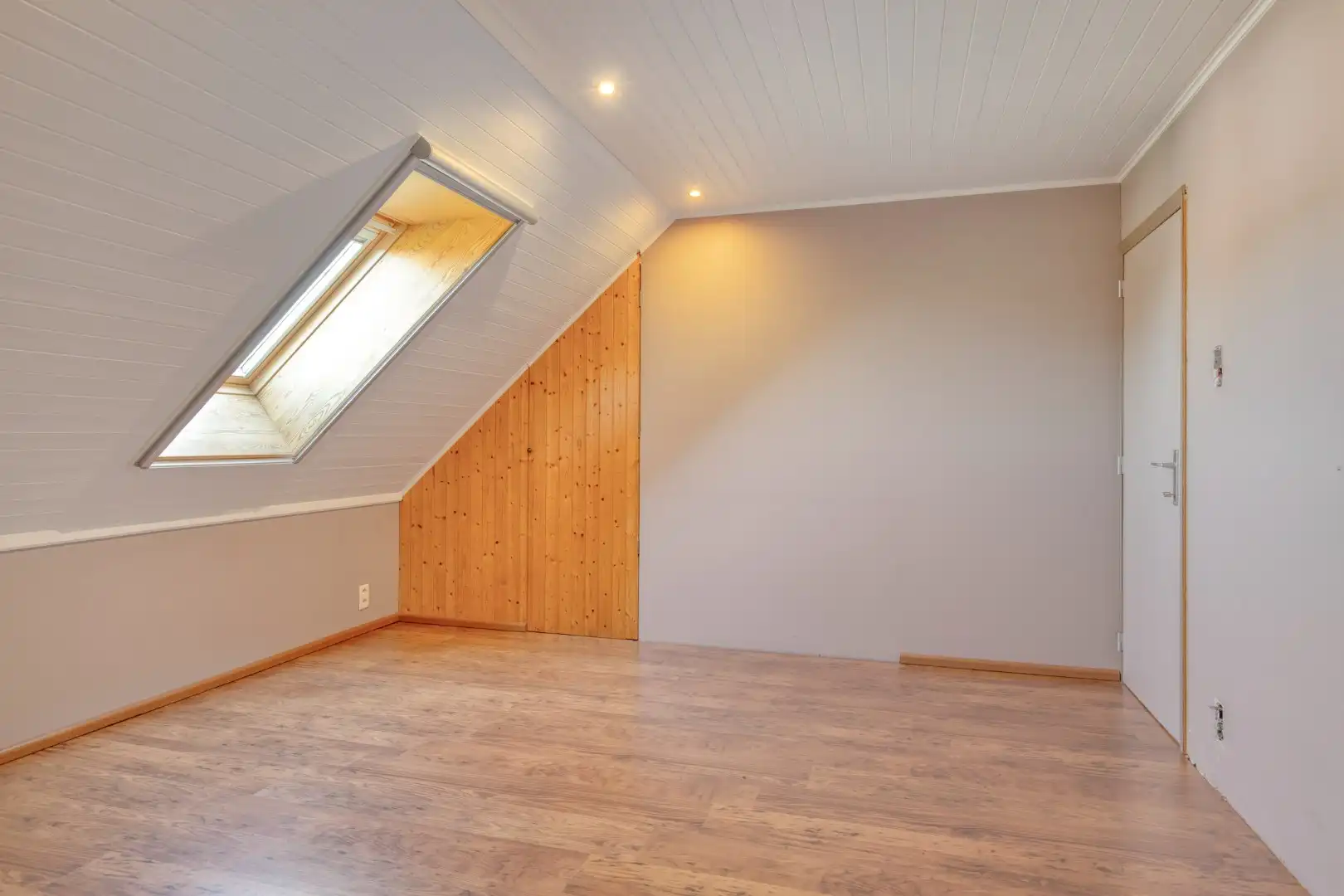 Rustig gelegen woning met 4 slpks en 2 badkamers op 691 m² te OLV Olen ! foto 21