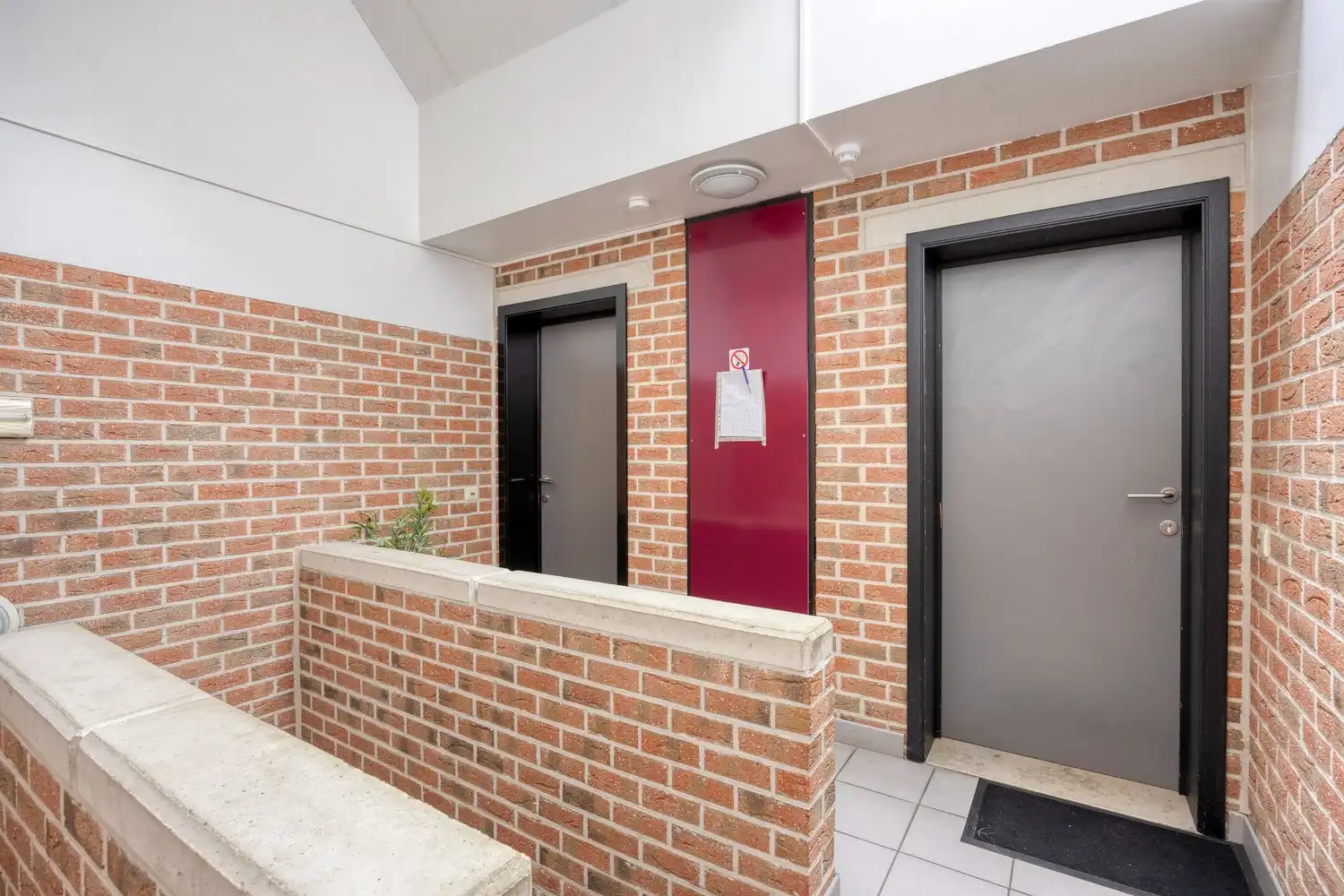 Instapklaar appartement met twee slaapkamers in Maasmechelen foto 20