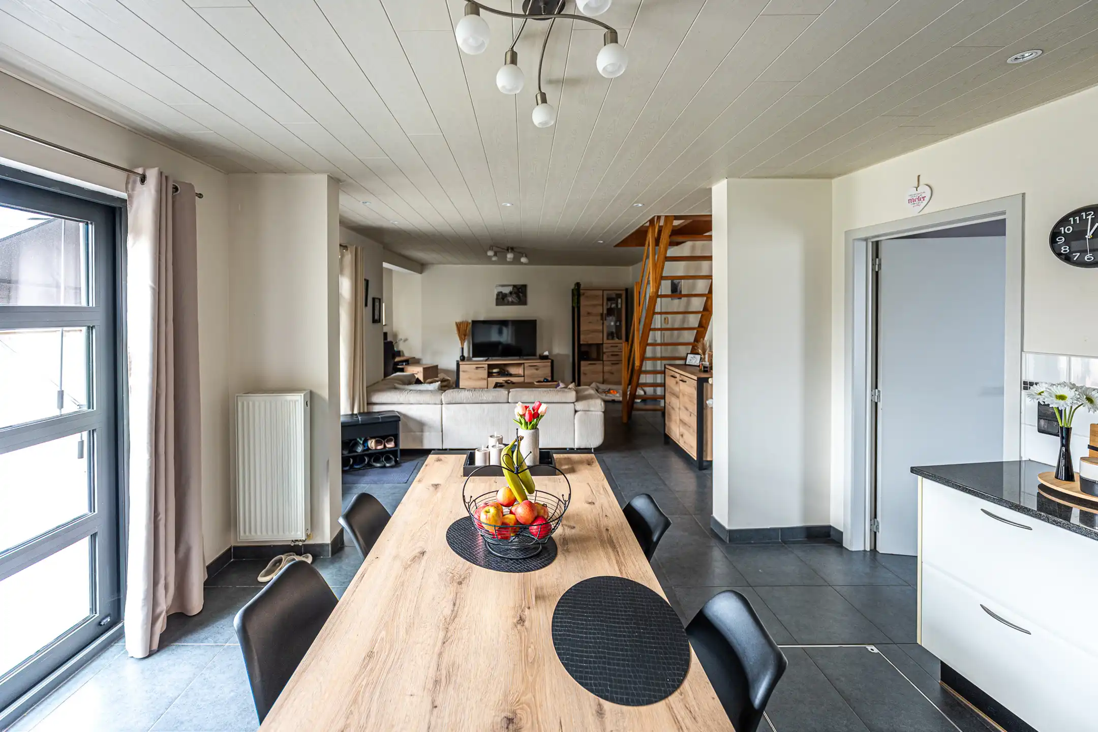 Instapklare woning met 3 slpk, terras en tuintje foto 15