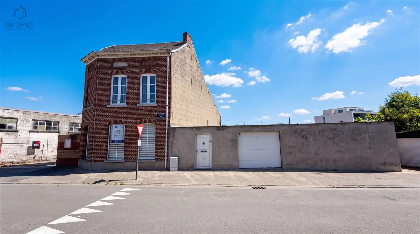 Hoofdfoto van de publicatie: CENTRAAL GELEGEN WONING MET RUIME MOGELIJKHEDEN NABIJ HET CENTRUM VAN GERAARDSBERGEN