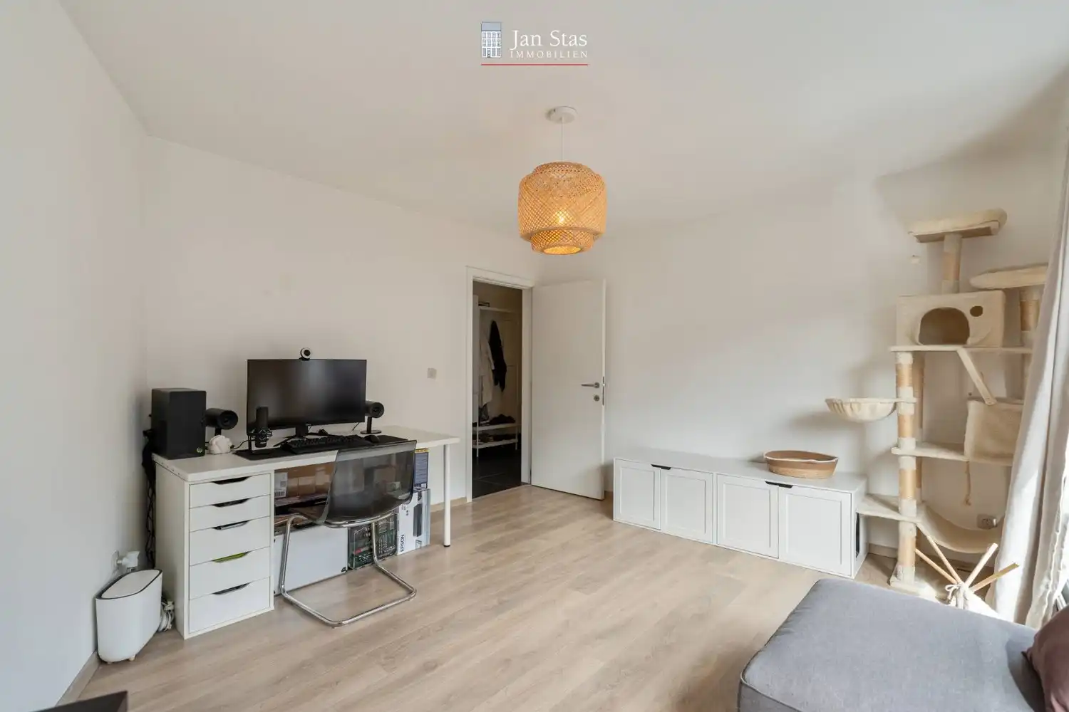 Instapklaar en ruim appartement met 2 slaapkamers en 3 garageboxen nabij de Keizersberg te Leuven ! foto 21