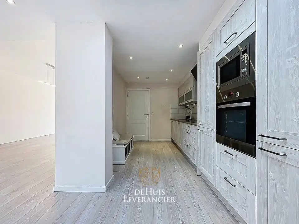 Ruimtelijke rijwoning met tuin en garage in de Altenawijk foto 16