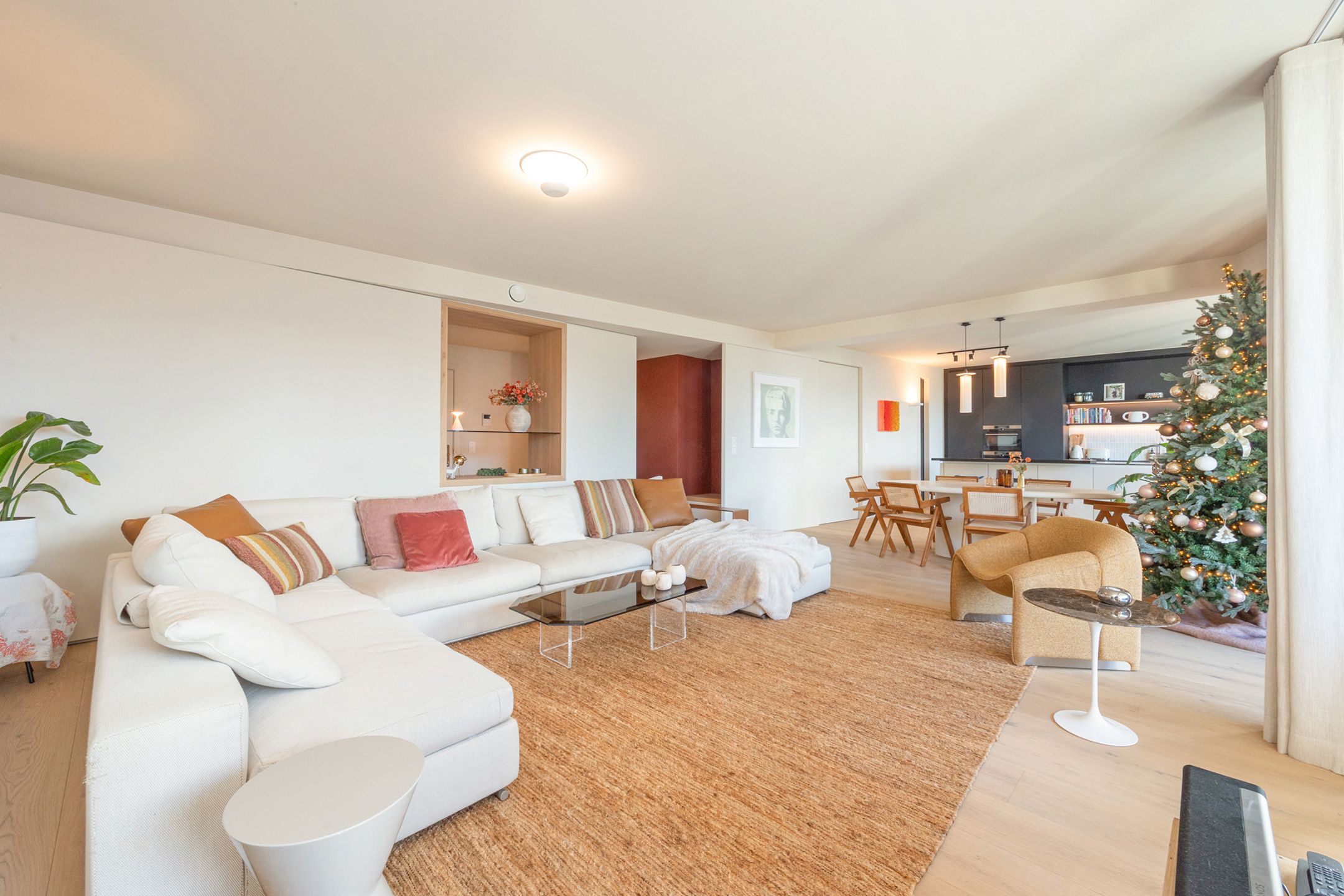 Luxueus appartement met panoramisch uitzicht op toplocatie foto {{pictureIndex}}