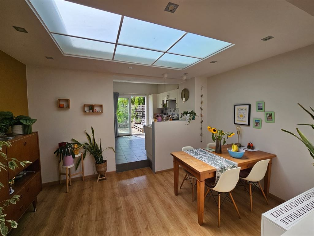prachtig gerenoveerde en bemeubelde woning foto 7