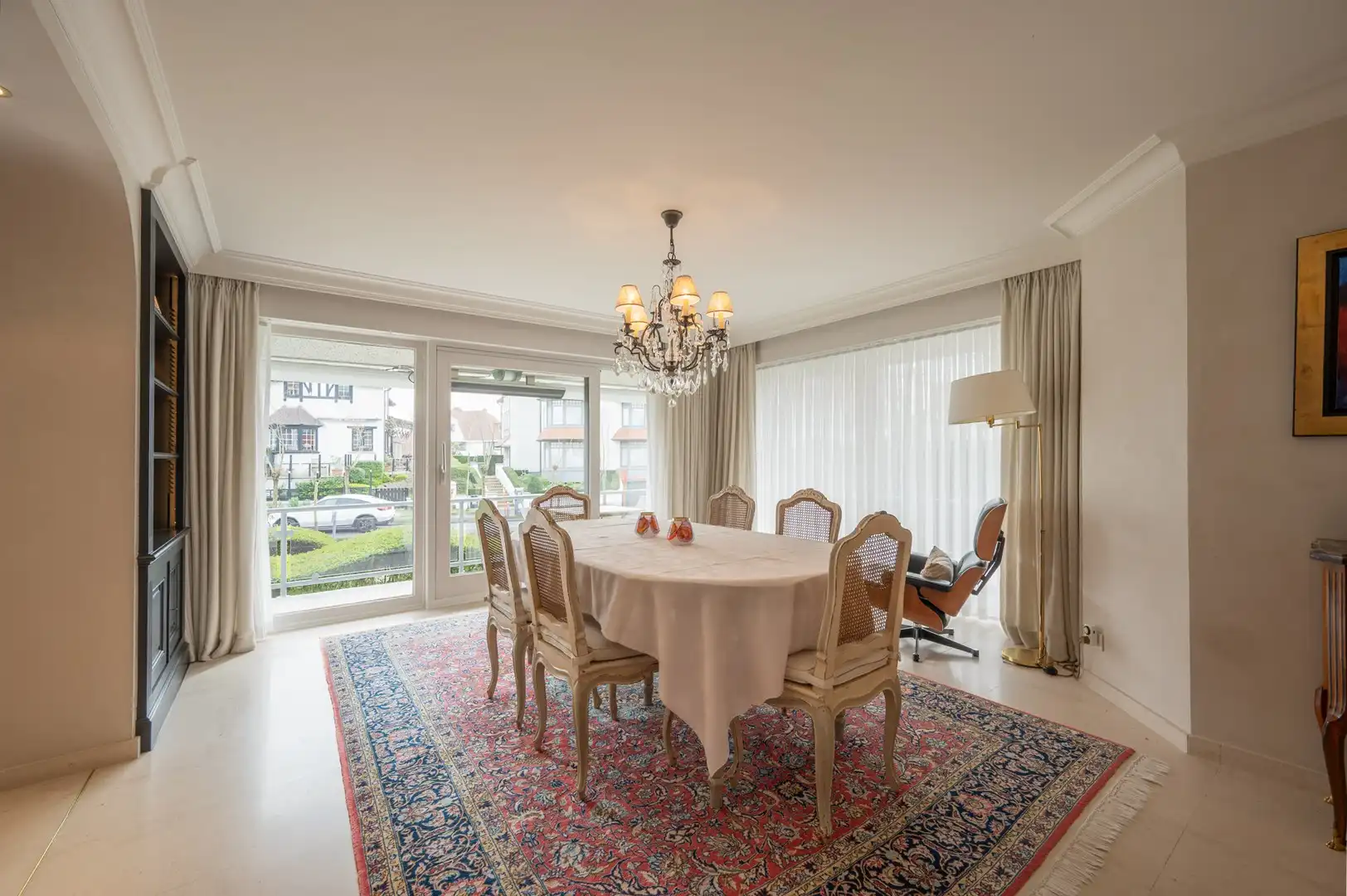 Uniek appartement van ongeveer 300 m2 met een prachtige privatieve tuin. foto 3