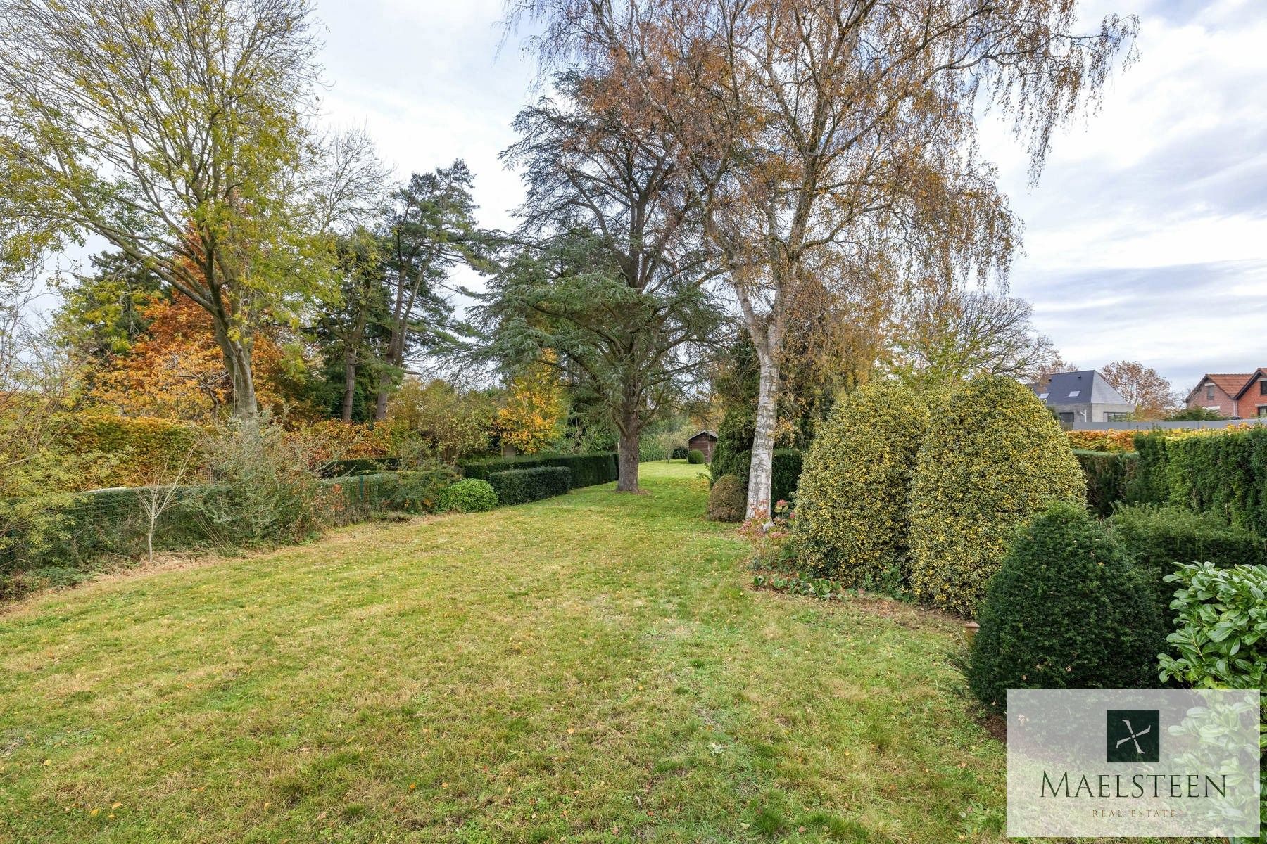 Architecturale woning op 1876 m² te Sint-Andries foto 3