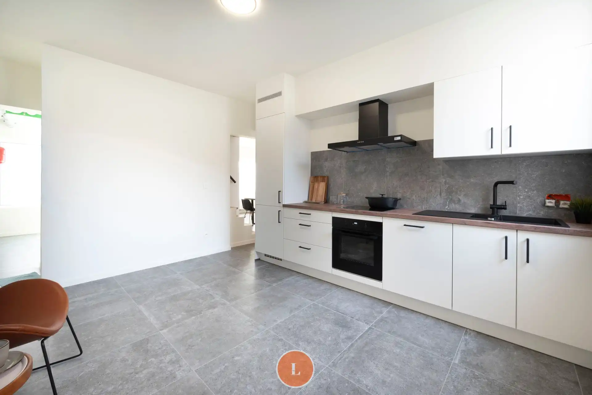 Instapklare totaal gerenoveerde woning met 5 ruime slaapkamers, EPC A, tuin en garage foto 6