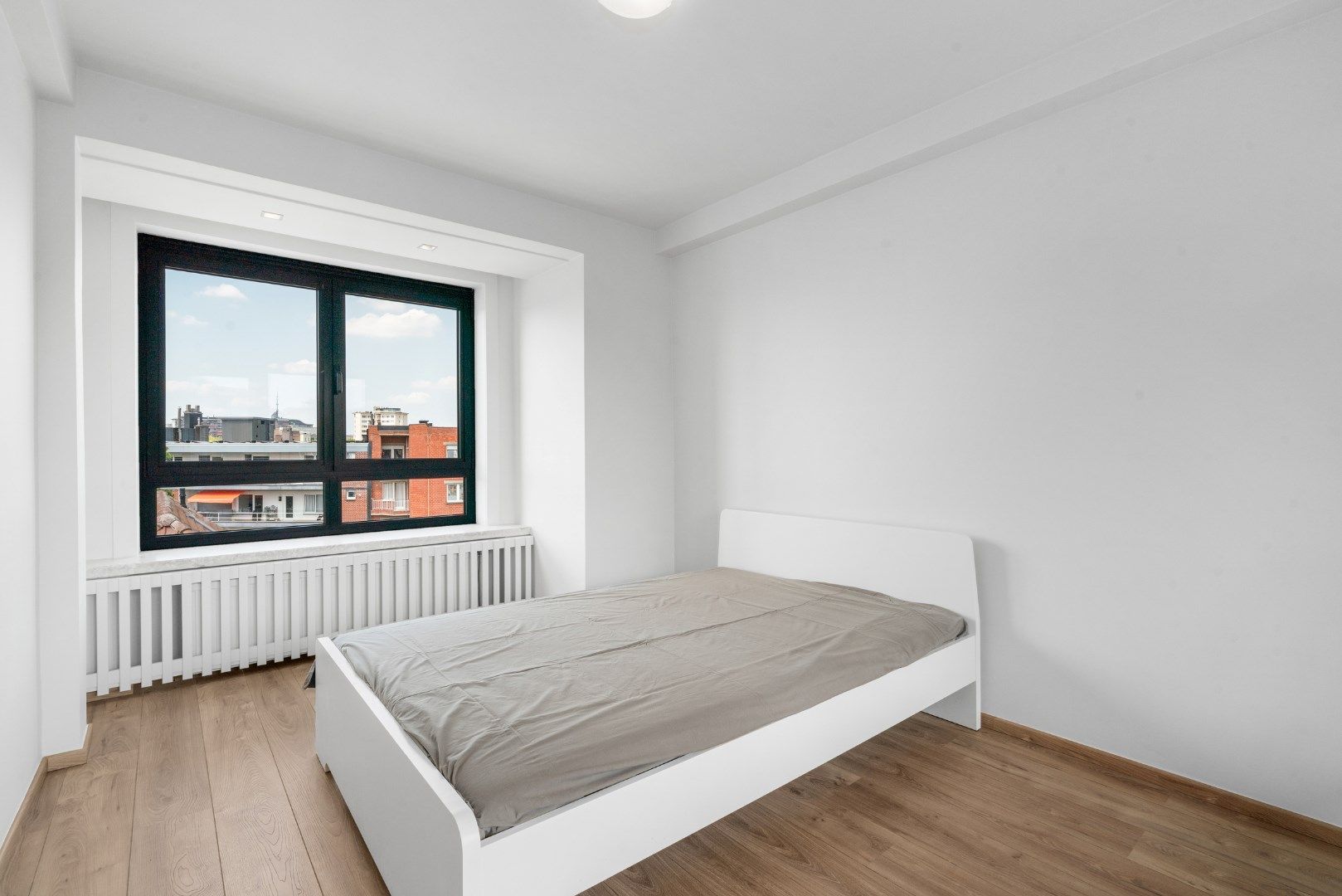 Instapklaar ruim hoek appartement met prachtig open zicht foto 10