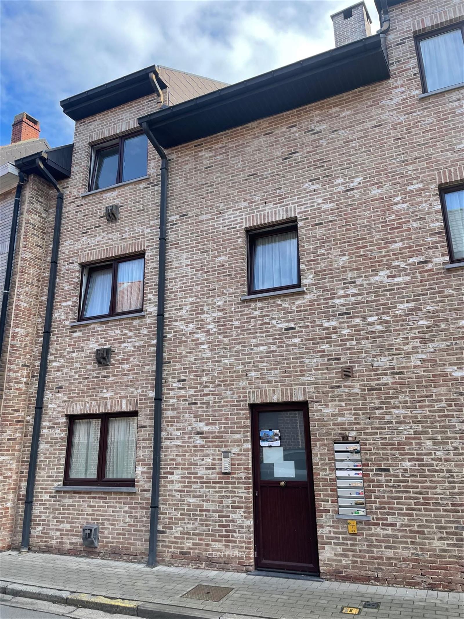 Gelijkvloers appartement met 1 slaapkamer foto {{pictureIndex}}