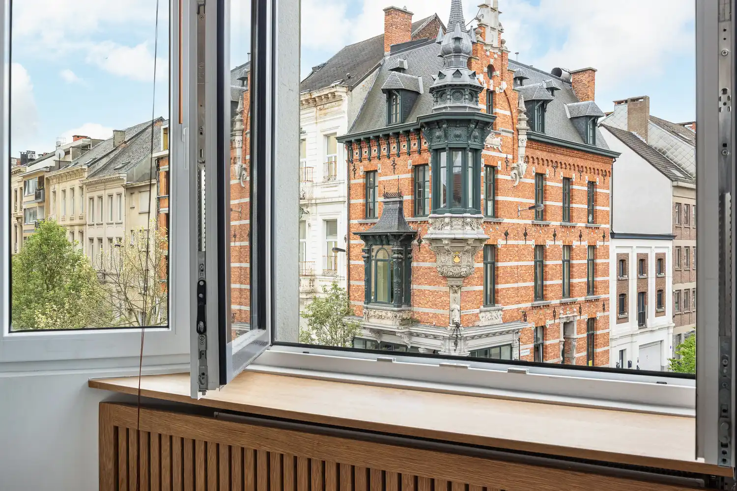 Gerenoveerd 3-slpk appartement van 130 m² met terras in Klein-Antwerpen foto 10