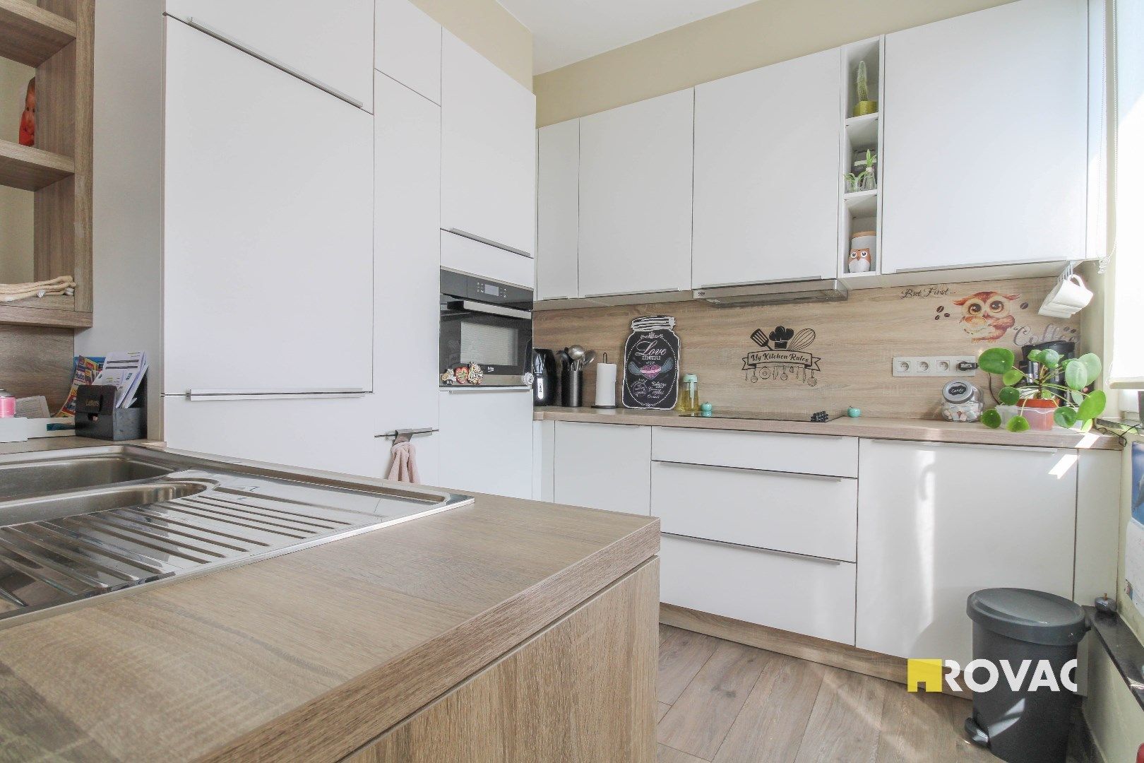 Volledig gerenoveerd en gemeubeld appartement met garage! foto 6