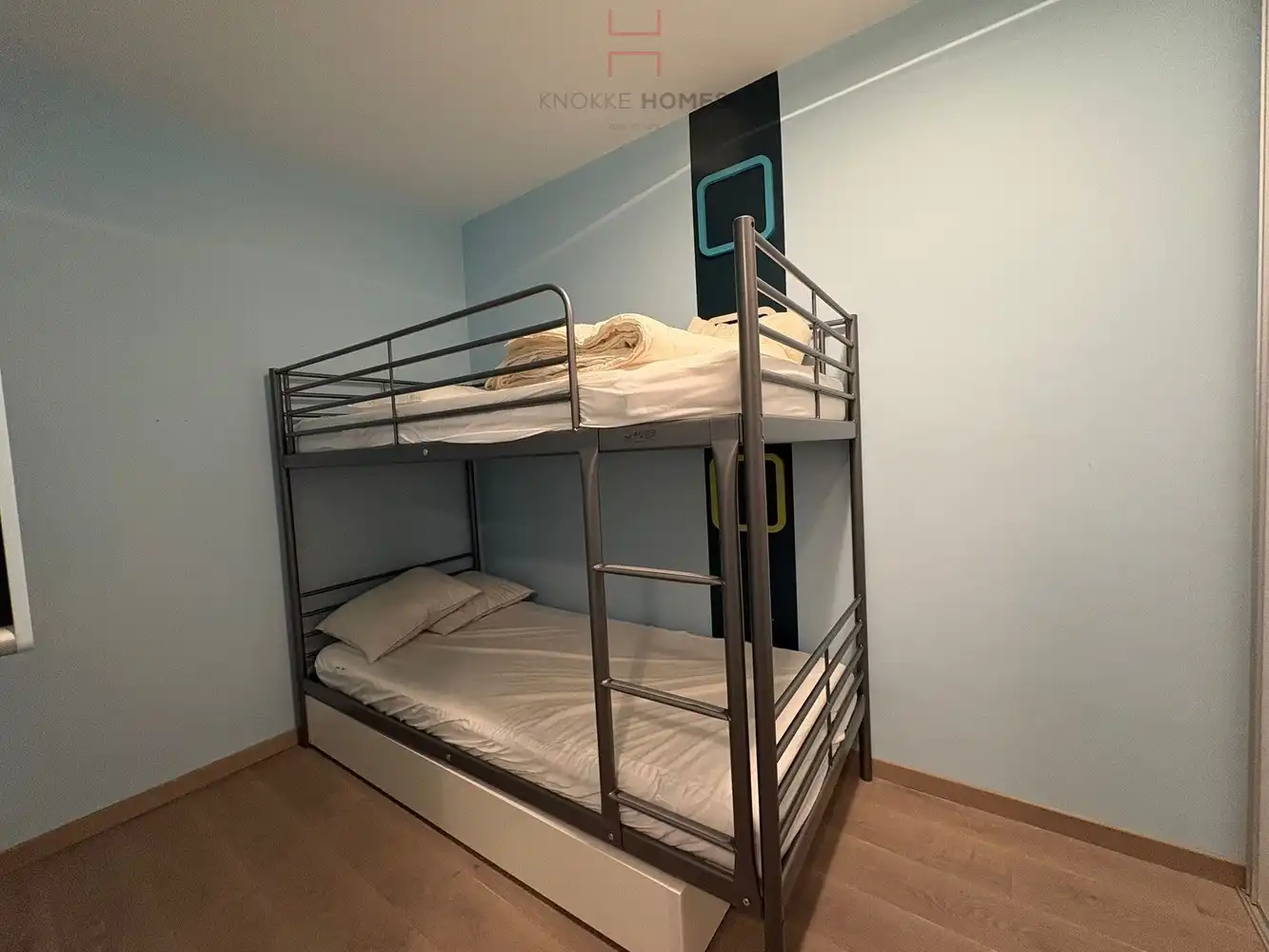 Gemeubeld 3 slaapkamer appartement met garage, nabij het Rubensplein foto 8