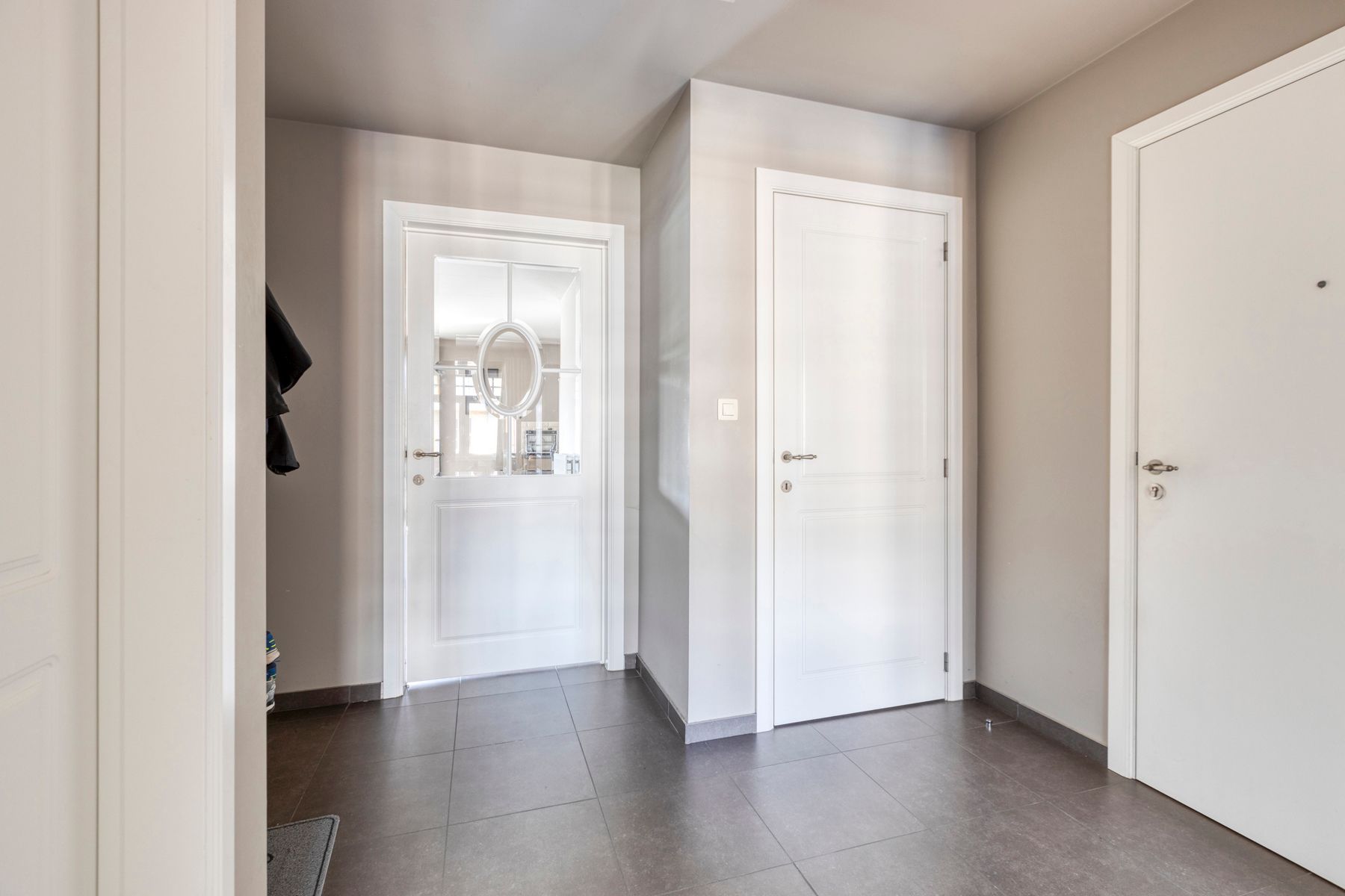 Ruim appartement met 40m² zonnig terras in Dessel foto 8