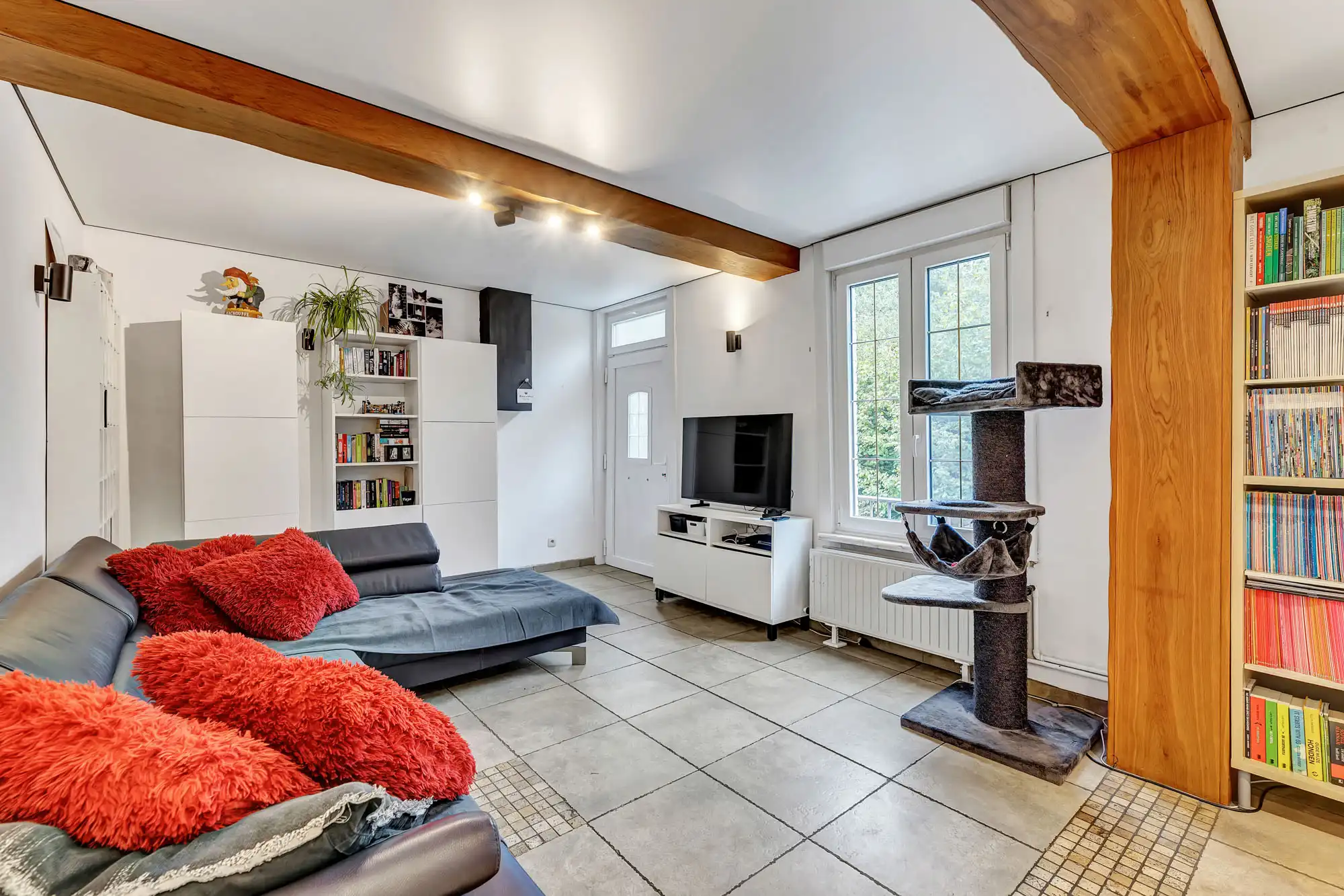 Instapklare woning met ruime garage op groene locatie foto 5