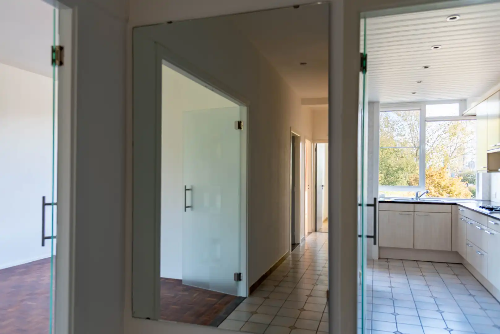 Ruim 2-slaapkamerappartement op de 3de verdieping foto 7