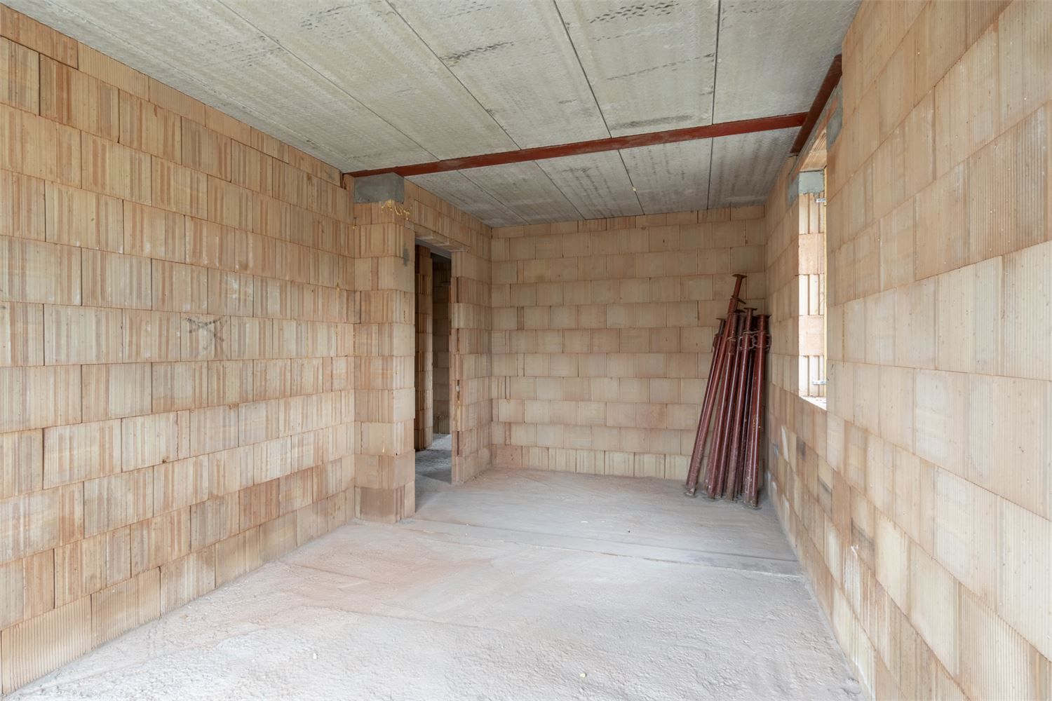 IDEALIS VASTGOED - ROYALE CASCO-WONING MET EEN HEERLIJK LICHTRIJKE WOONKAMER MET OPEN KEUKEN EN AANSLUITEND DE BERGPLAATS, 3 SLAAPKAMERS (MEER MOGELIJK), EEN RUIME BADKAMER EN RUIME 2DE VERDIEPING OP KNAP HOEKPERCEEL VAN +- 5A 54CA! foto 24