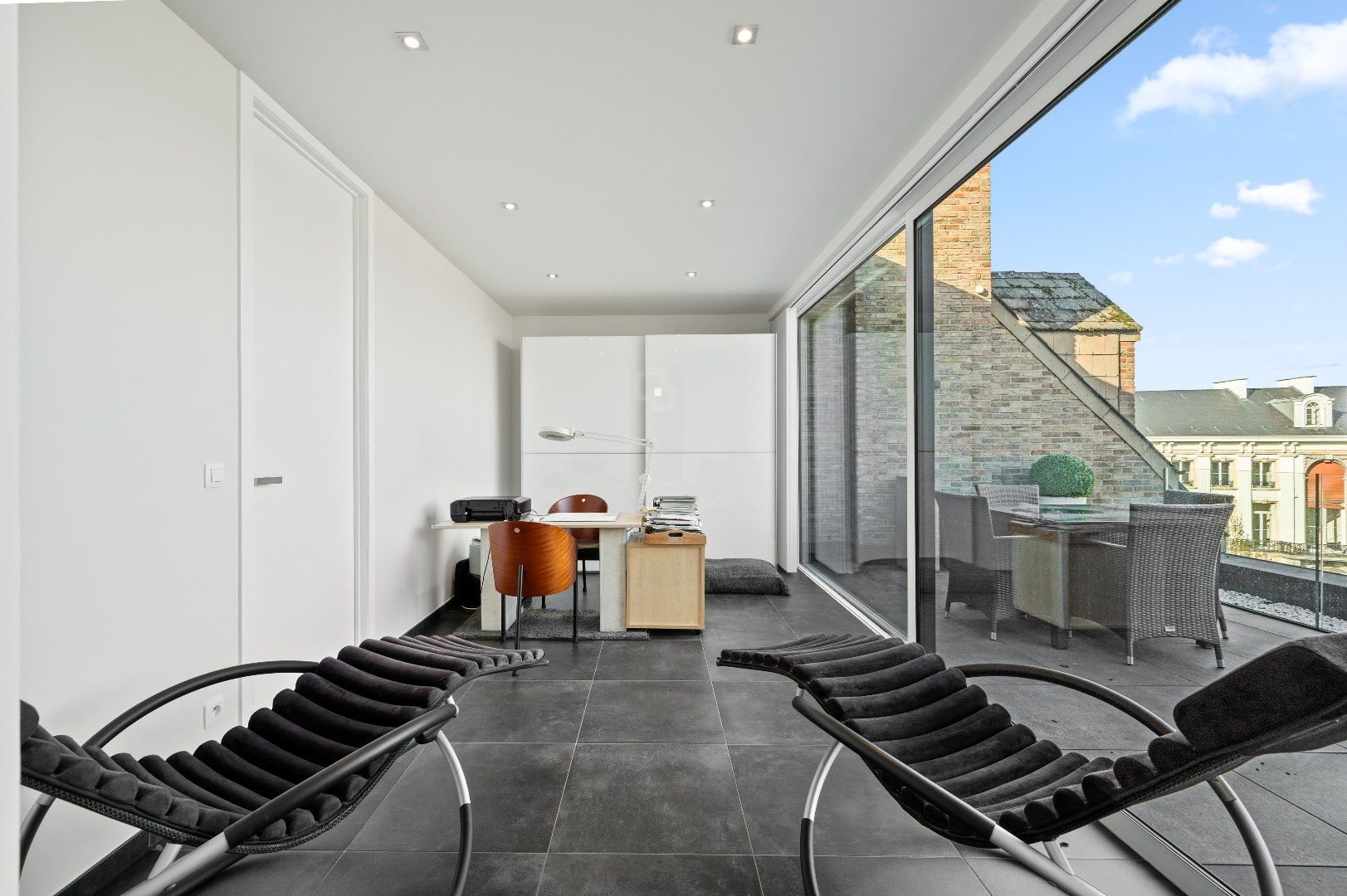 Instapklare, moderne penthouse op de Grote Markt in Tienen foto 27