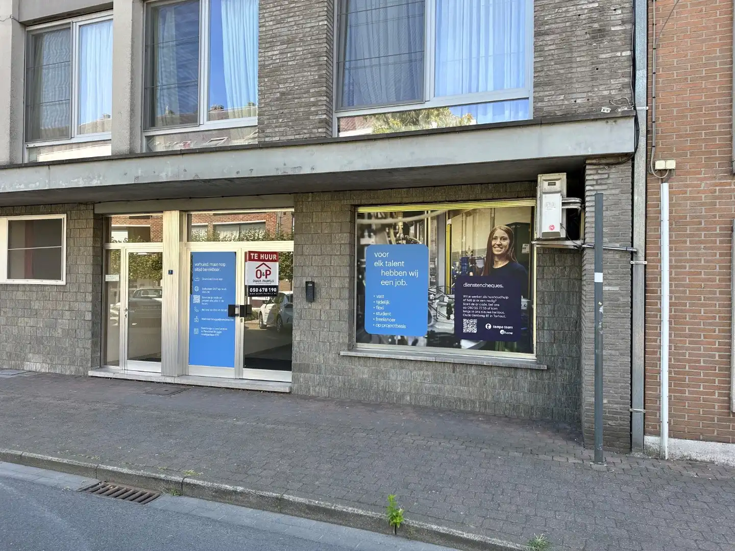 Instapklare kantoorruimte (+/- 100 m²) met 2 parkeerplaatsen, Torhout centrum foto 5