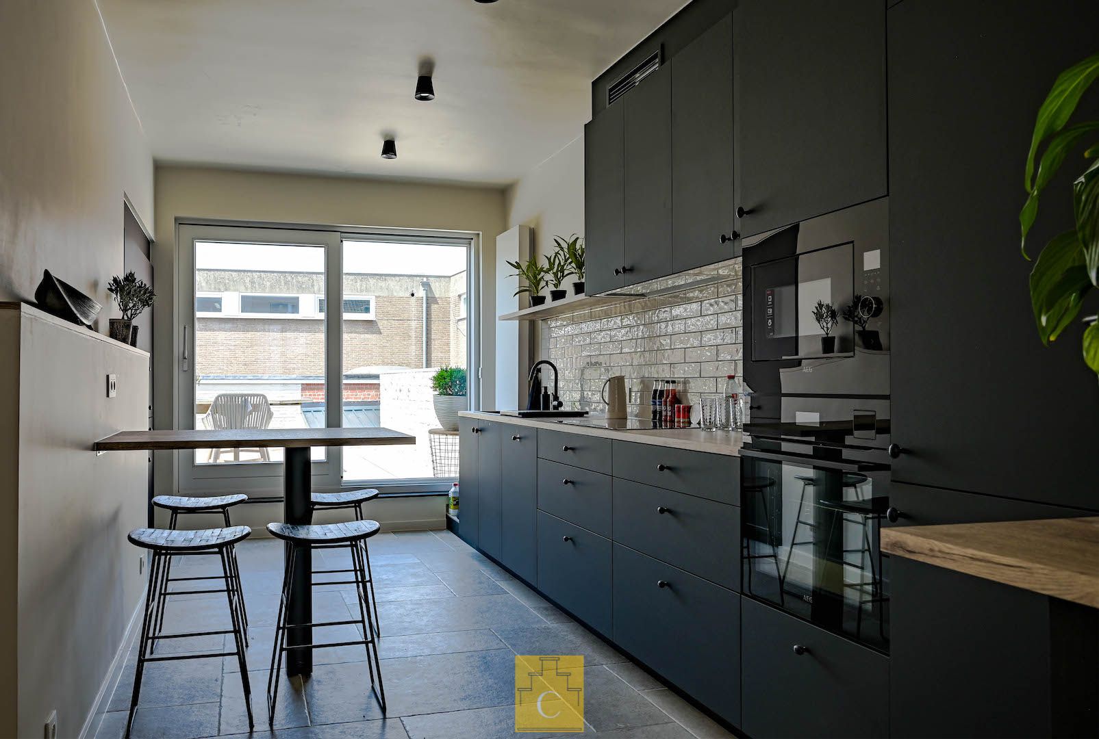 perfect gelegen pas gerenoveerde stadswoning - 340 m2 vloeroppervlakte - met garage, tuin en extra terras op het verdiep foto 18