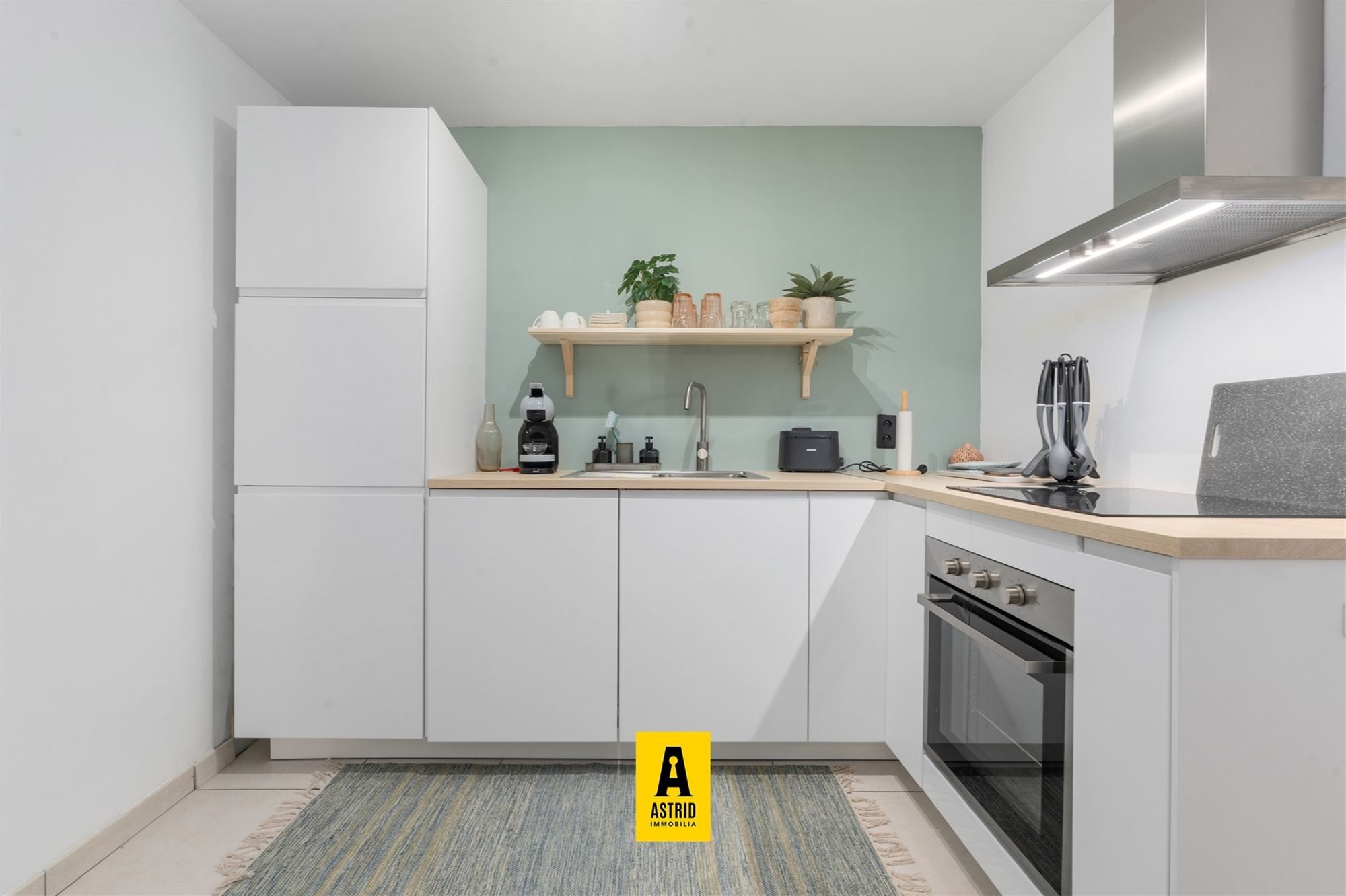 Instapklaar zonnig 2-slaapkamerappartement en garage in Bredene foto 8