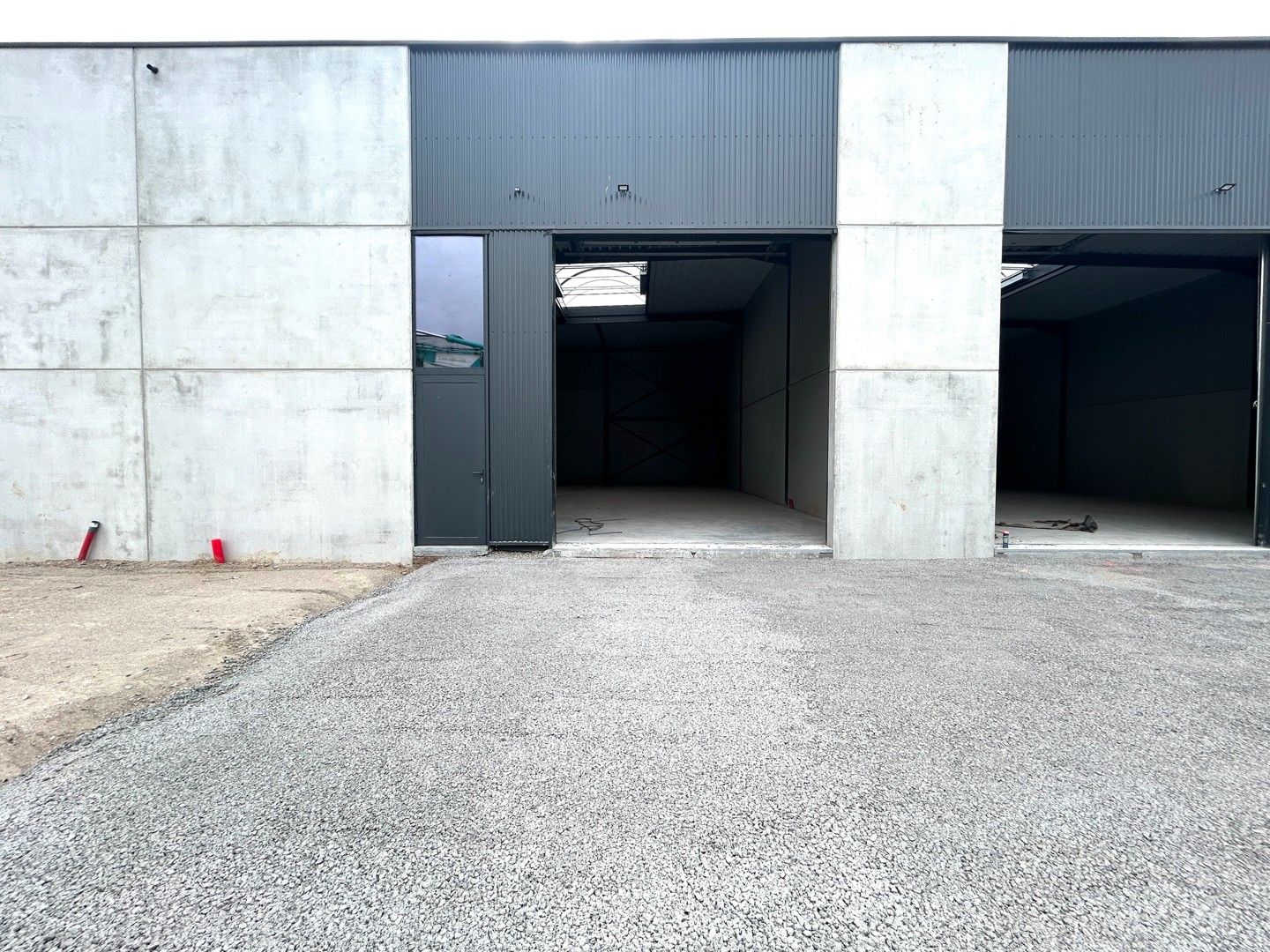Uitstekend gelegen nieuwbouw KMO-unit te Clarysse Business Park Pittem! foto 2