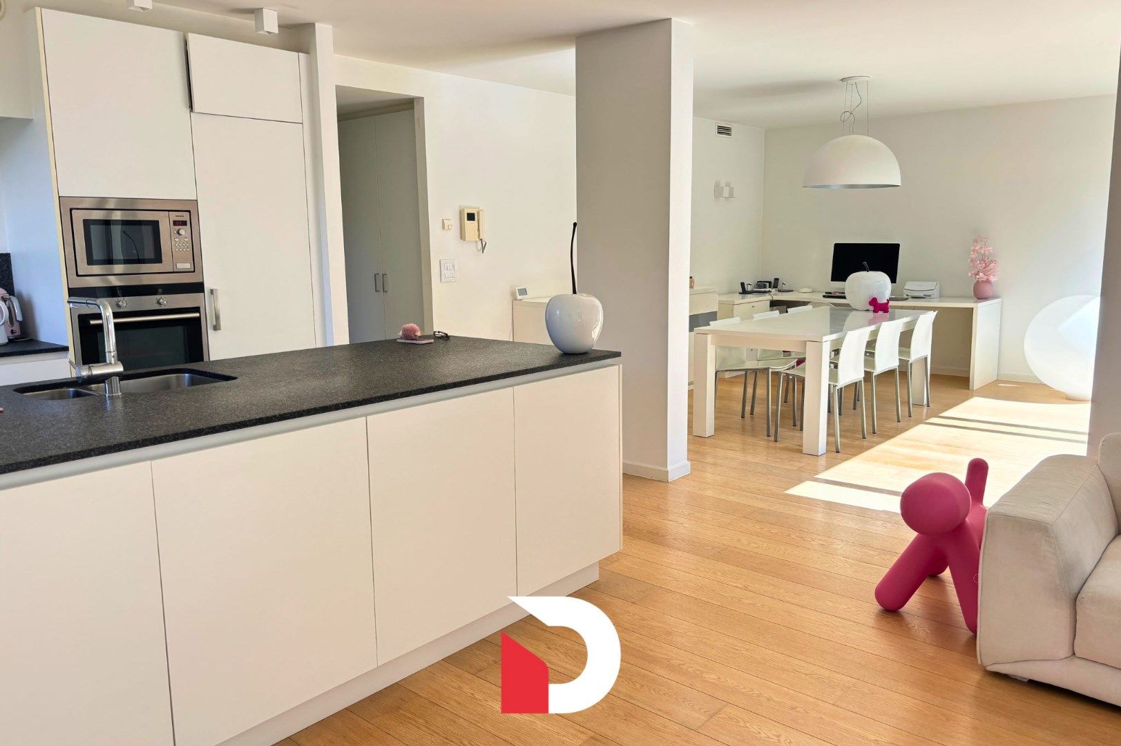 Ruim en Luxueus Appartement te Huur in Residentie Minnewater – Brugge Centrum foto 2