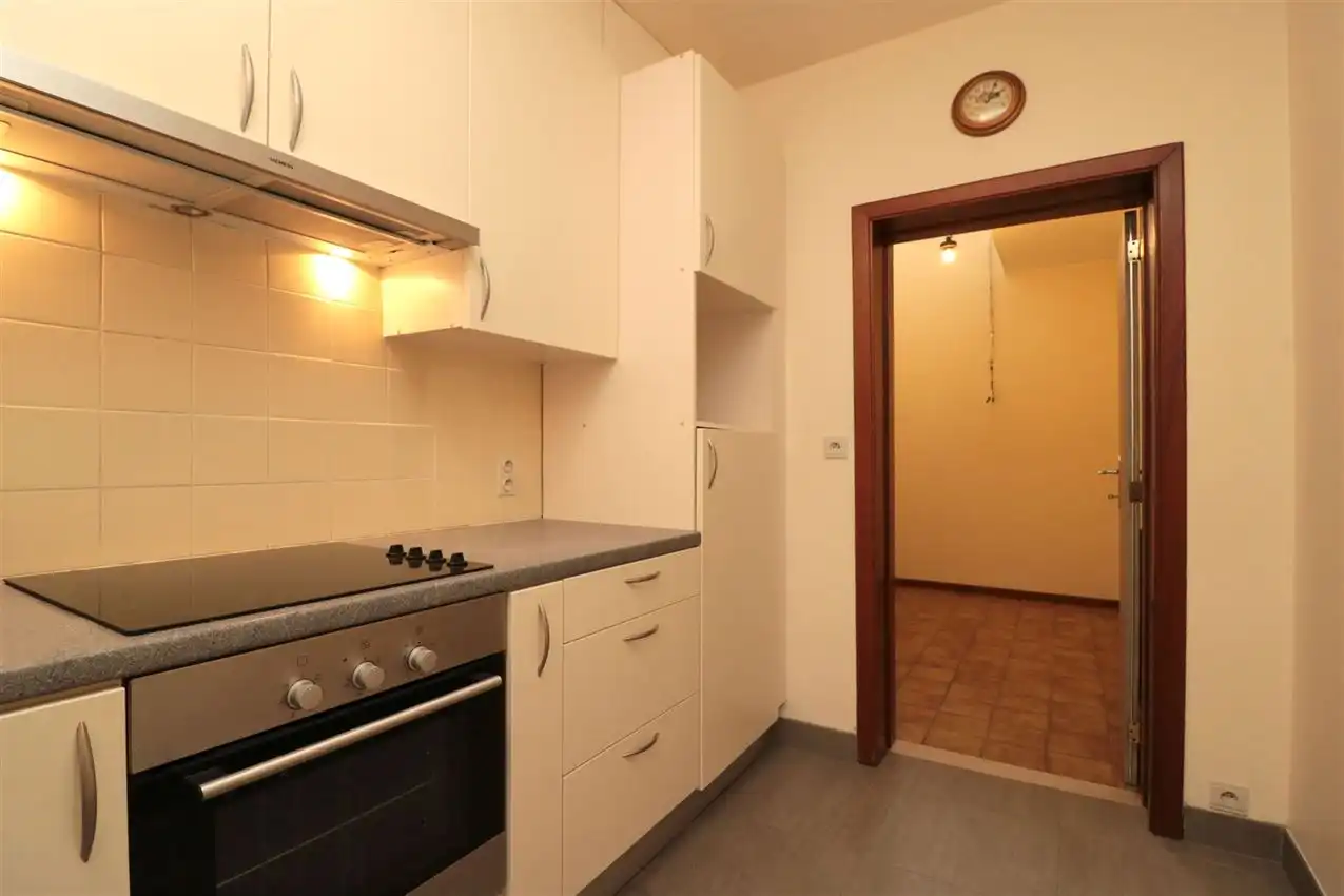 Opbrengsteigendom (handel & 4 app) op toplocatie foto 78