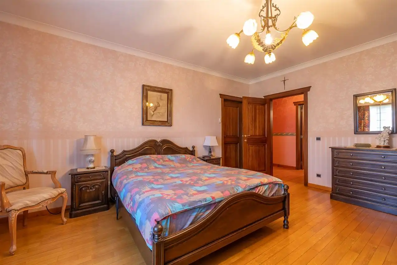 Villa grenzend aan agrarisch gebied met 4slk en opslag foto 13