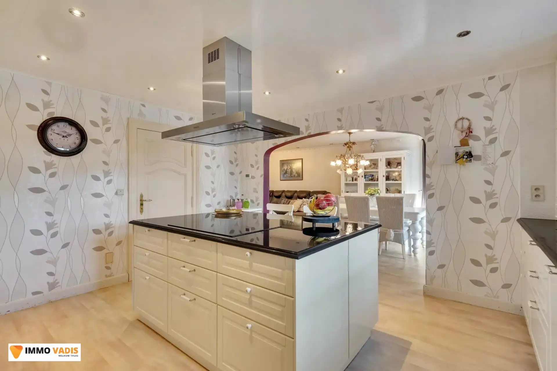 Gunstig gelegen, charmante en uitstekend onderhouden villa foto 7