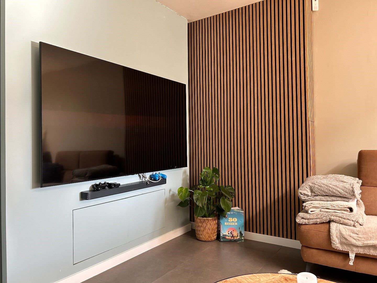 Instapklare rijwoning met veel bergruimte TE KOOP  in het bruisende Waregem. foto 6