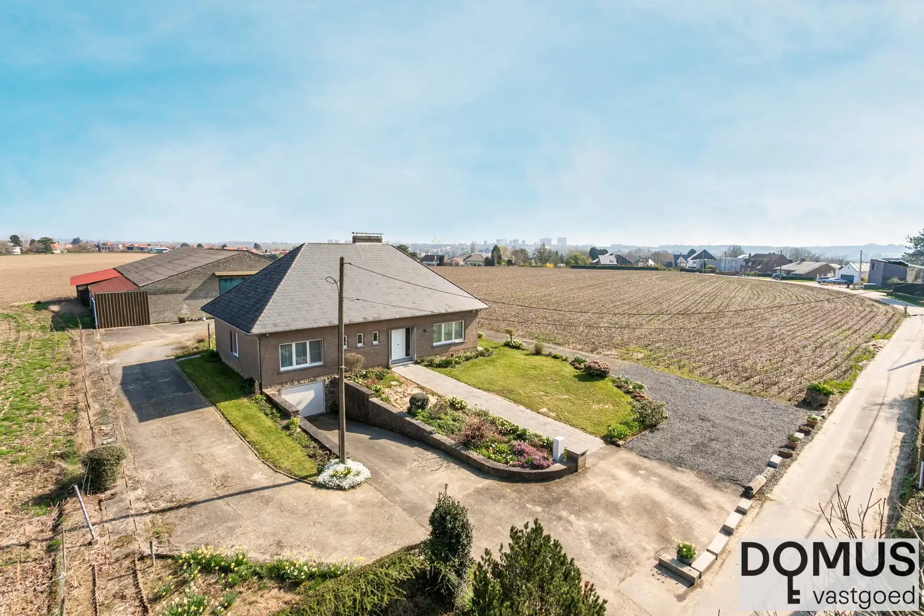 Landelijk wonen op een riant perceel van 1ha met heerlijke vergezichten foto 4