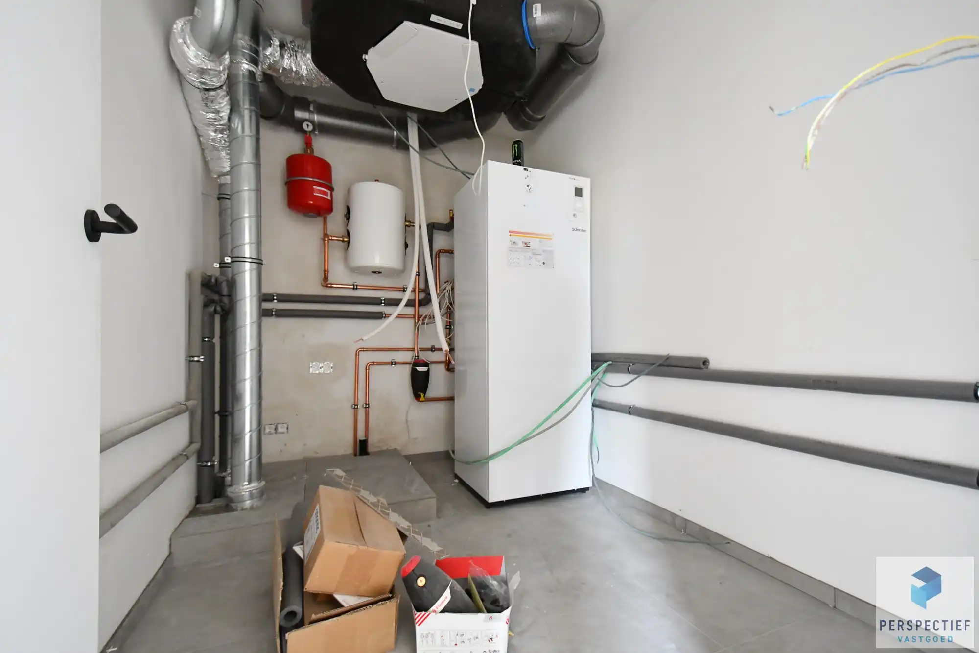 Rustig gelegen afgewerkte moderne nieuwbouwwoning (BEN) met garage en tuin foto 19